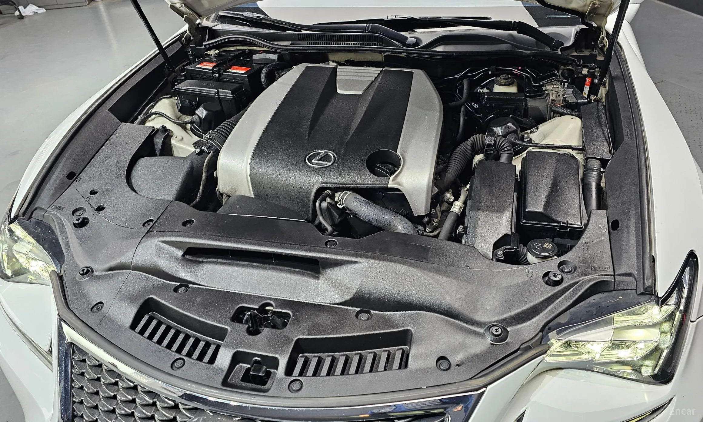 Lexus RC350 превью 6