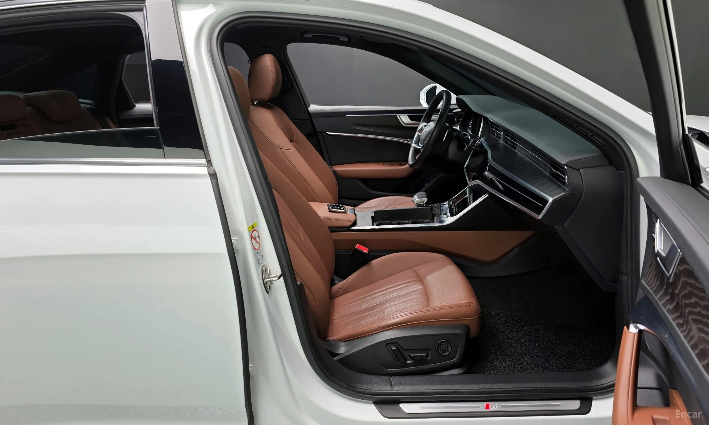 Audi A6 (C8) превью 10