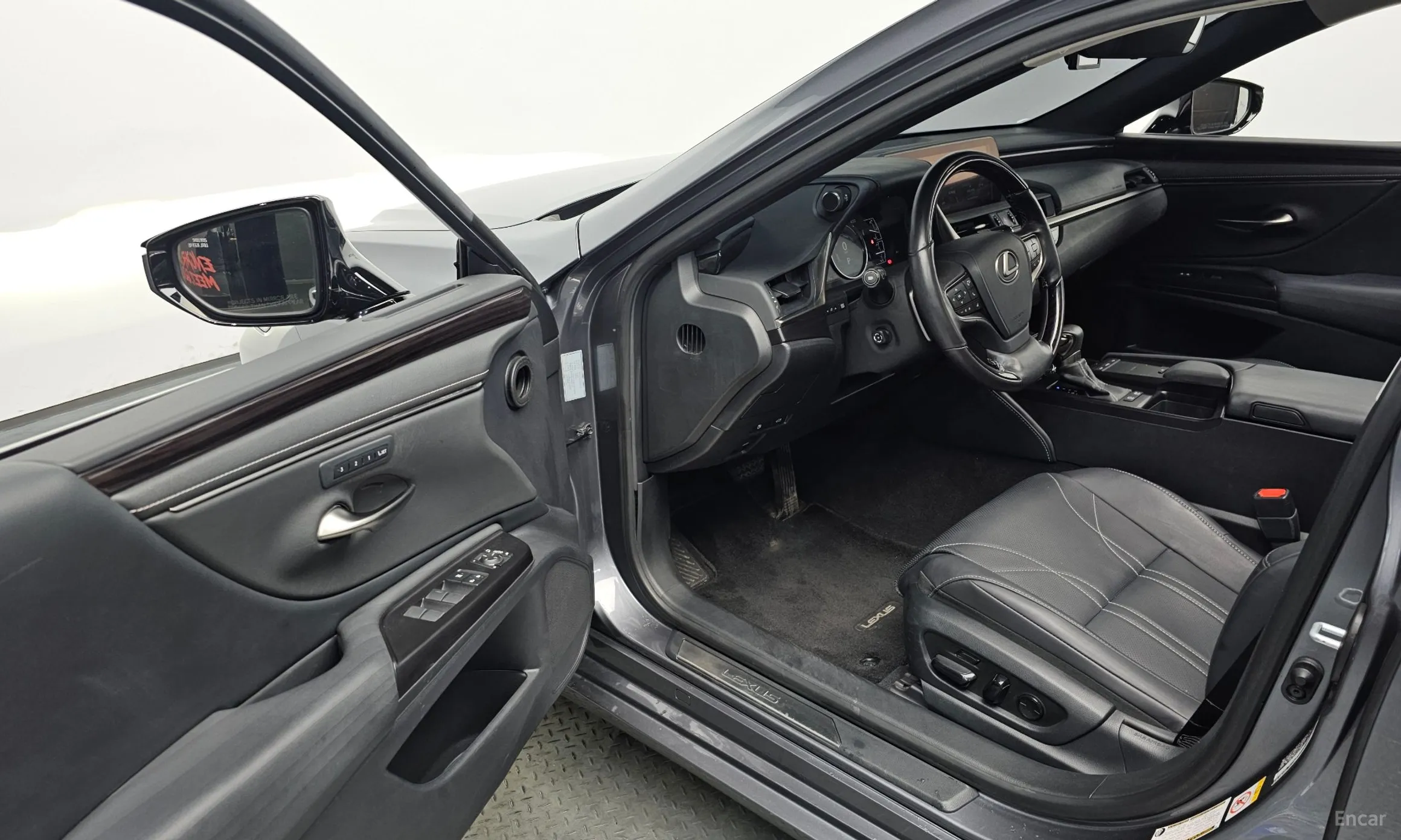 Lexus ES300h 7th Generation превью 11