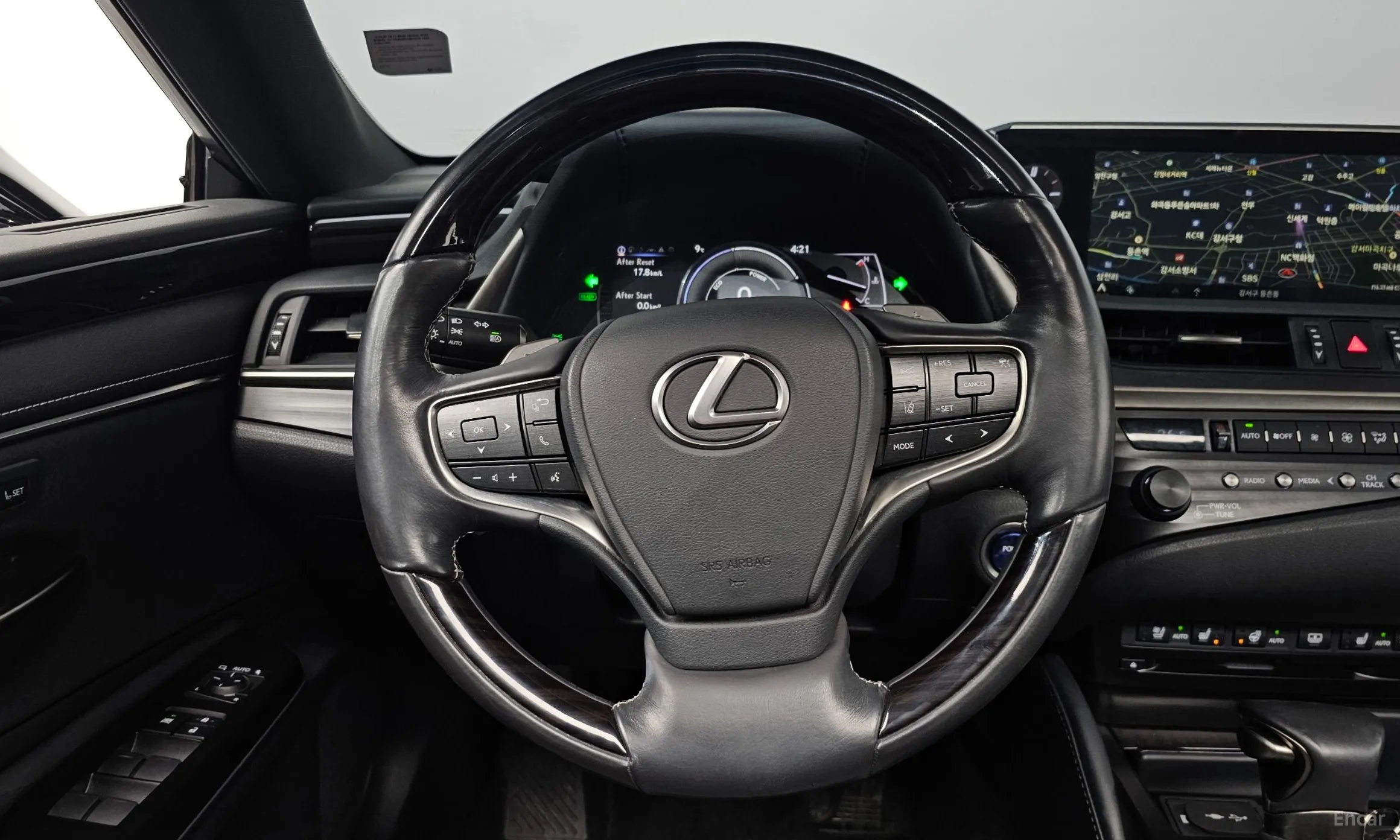 Lexus ES300h 7th Generation превью 13
