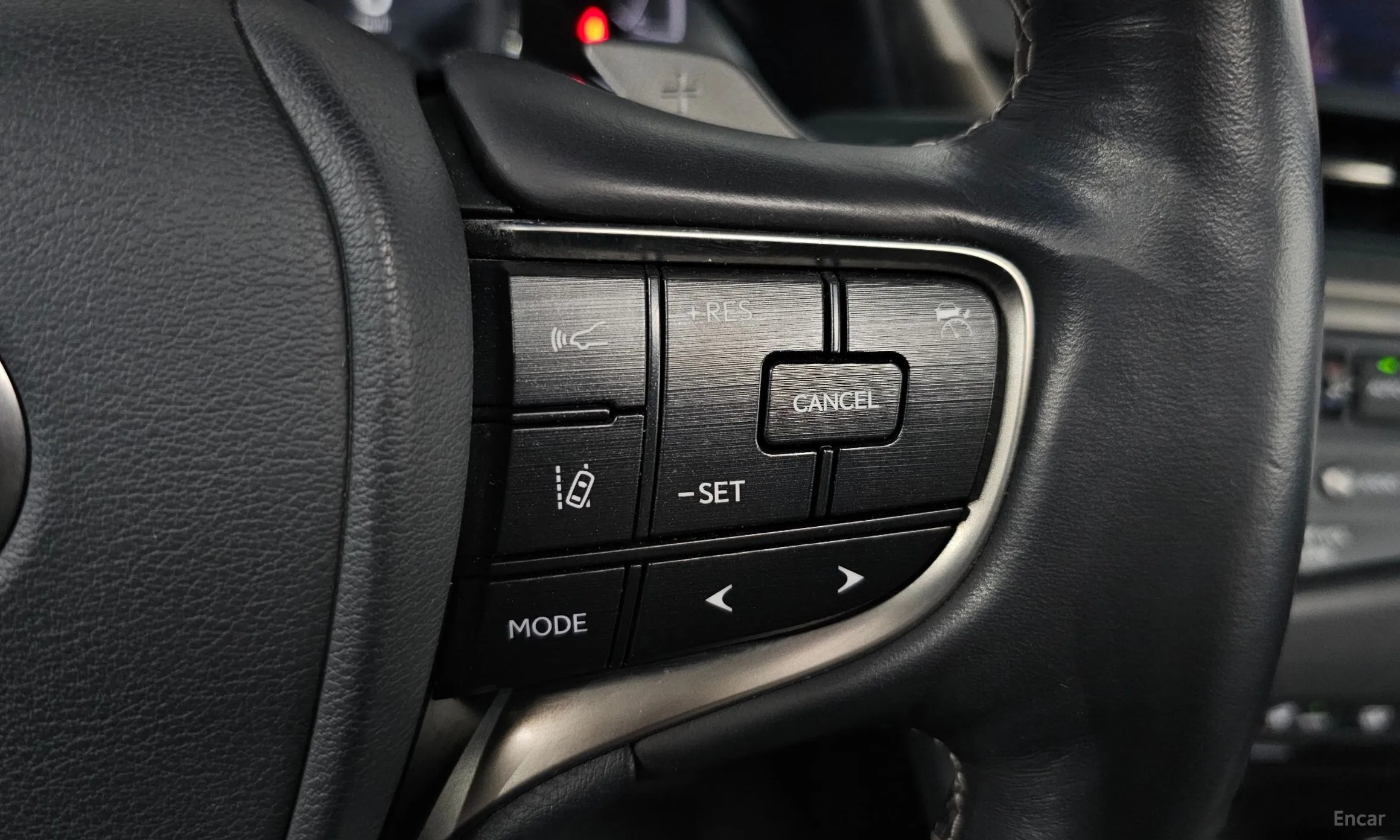 Lexus ES300h 7th Generation превью 17
