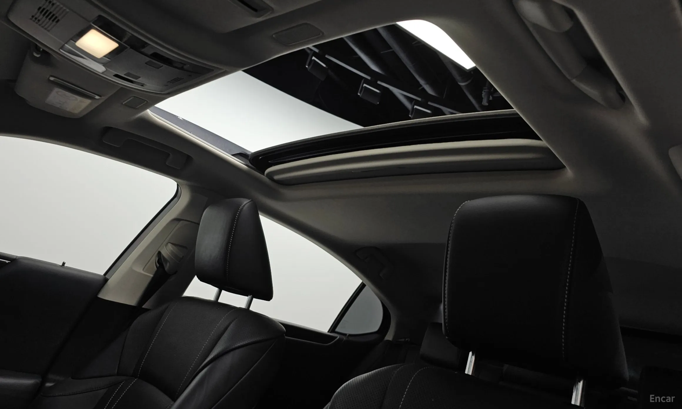 Lexus ES300h 7th Generation превью 18