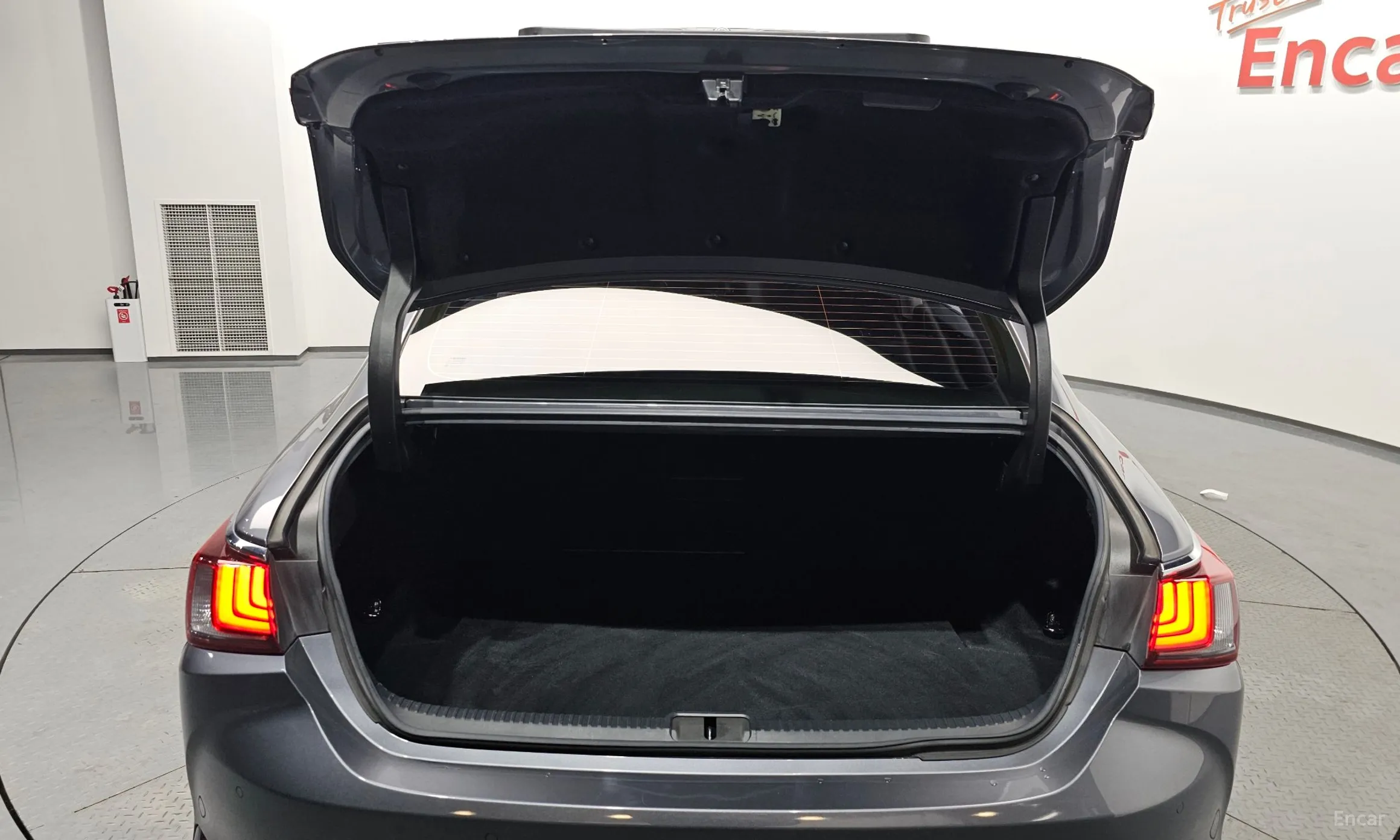 Lexus ES300h 7th Generation превью 20