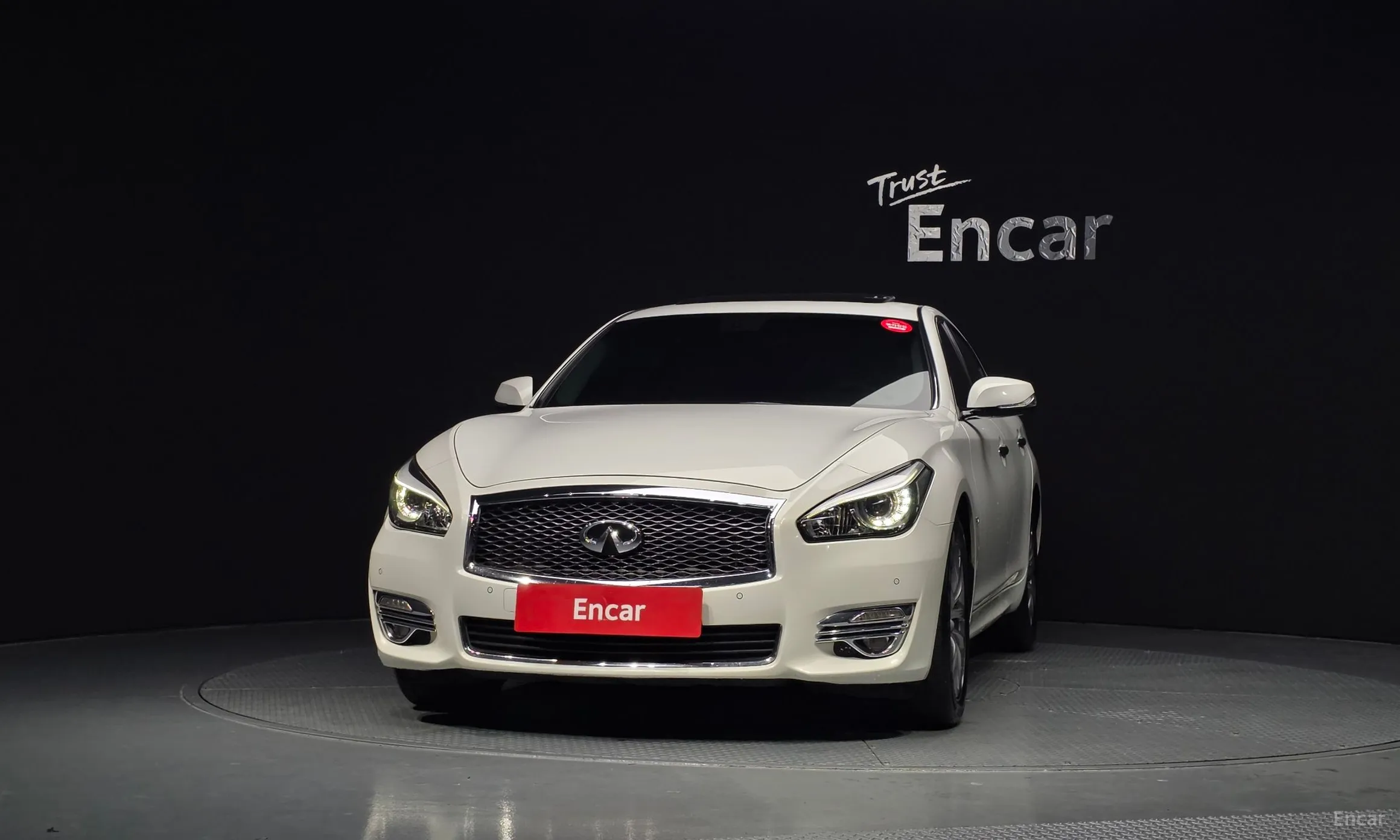 Infiniti Q70 превью 3