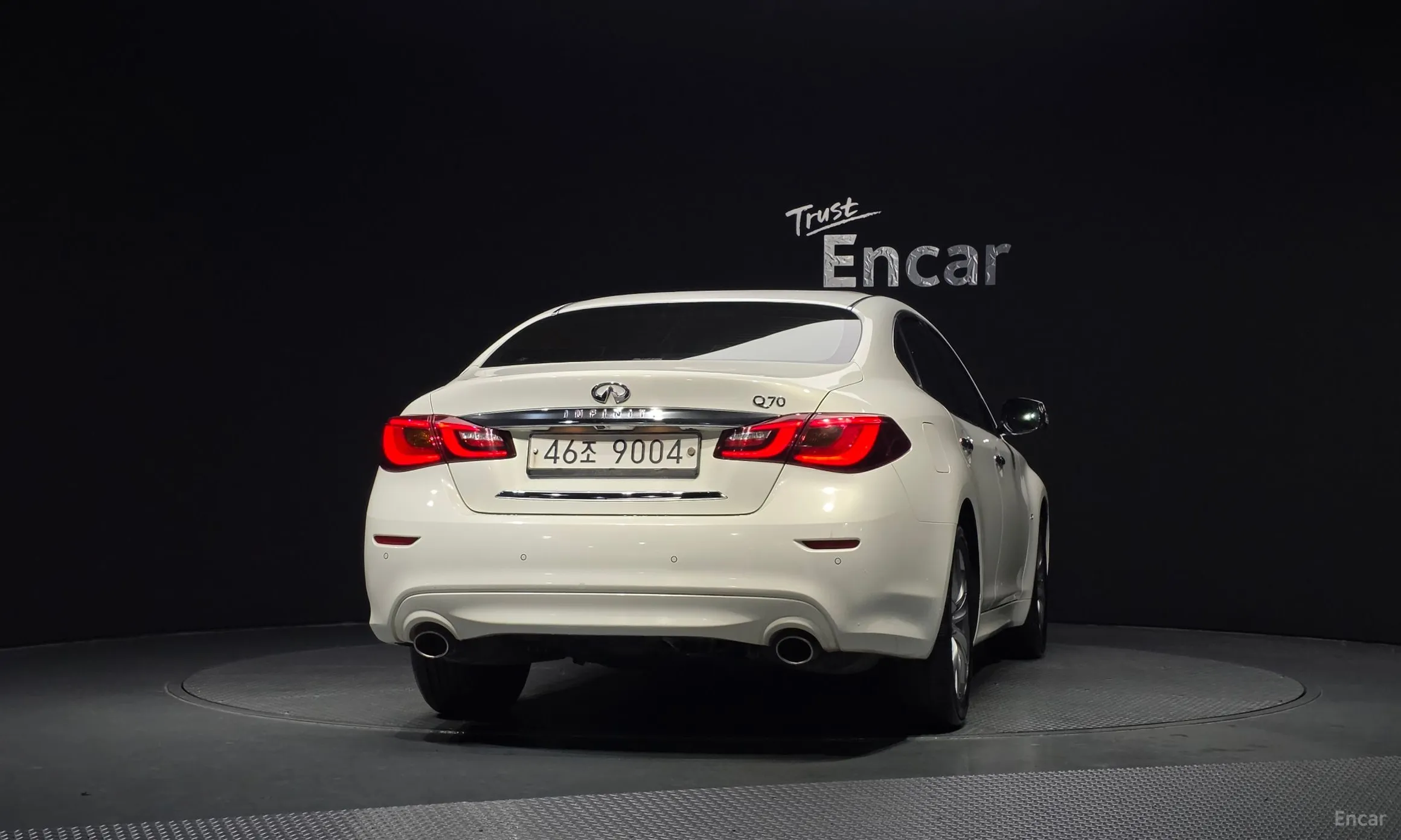 Infiniti Q70 превью 4