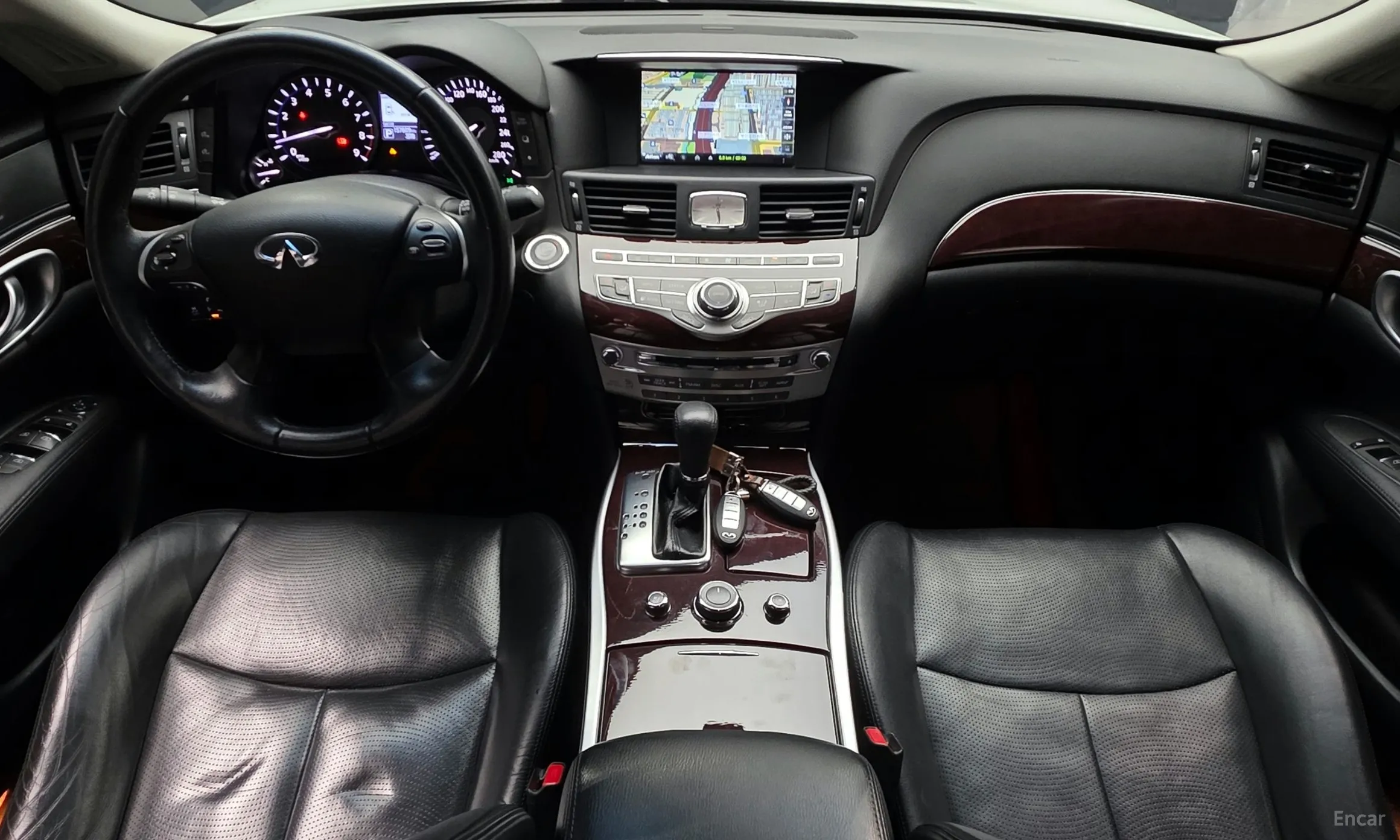 Infiniti Q70 превью 7