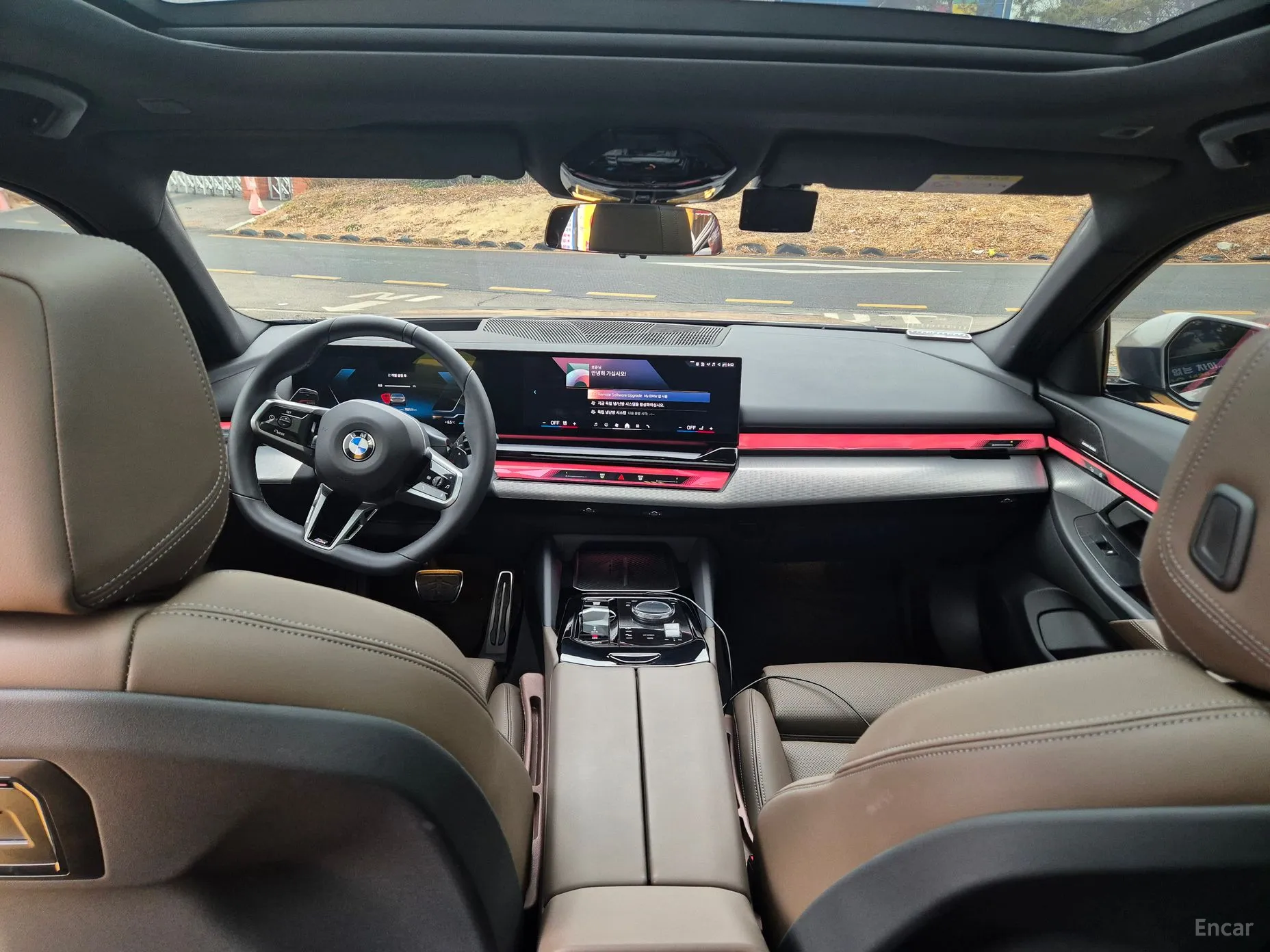 BMW 5 Series (G60) превью 7