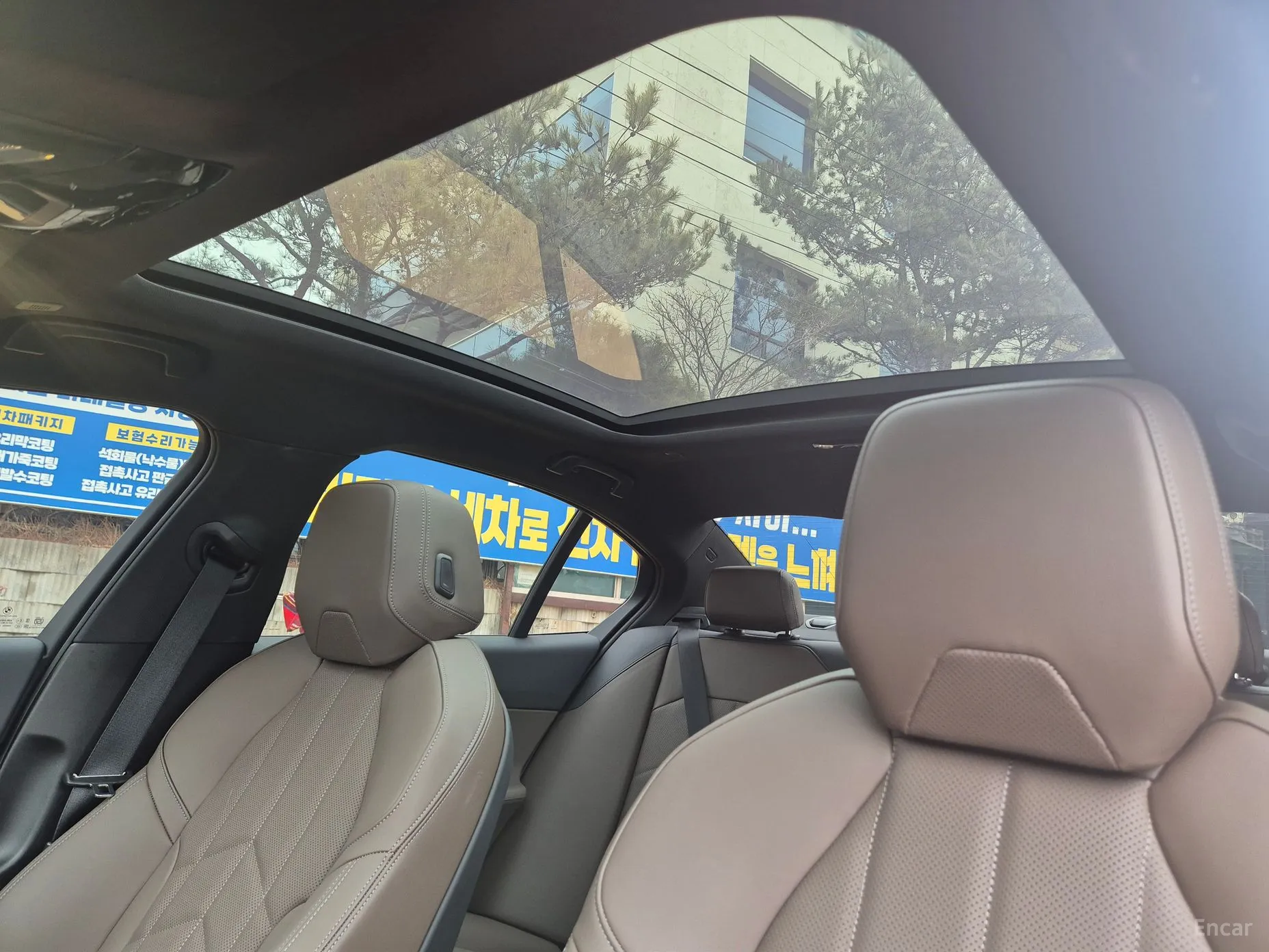 BMW 5 Series (G60) превью 9