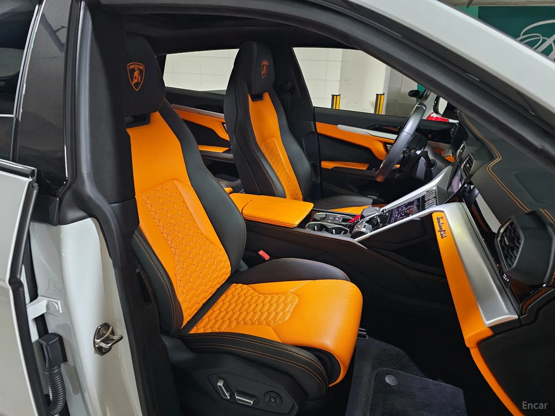 Lamborghini Urus превью 10