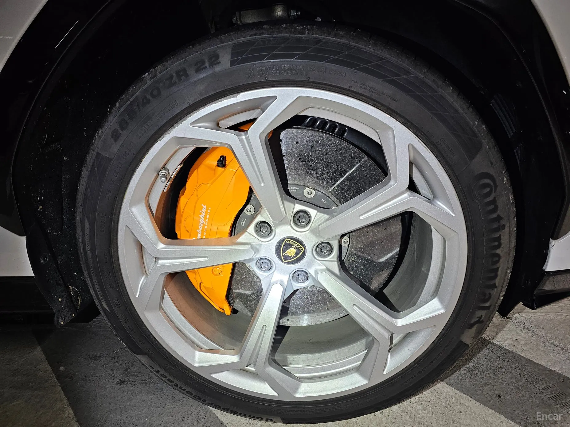 Lamborghini Urus превью 5