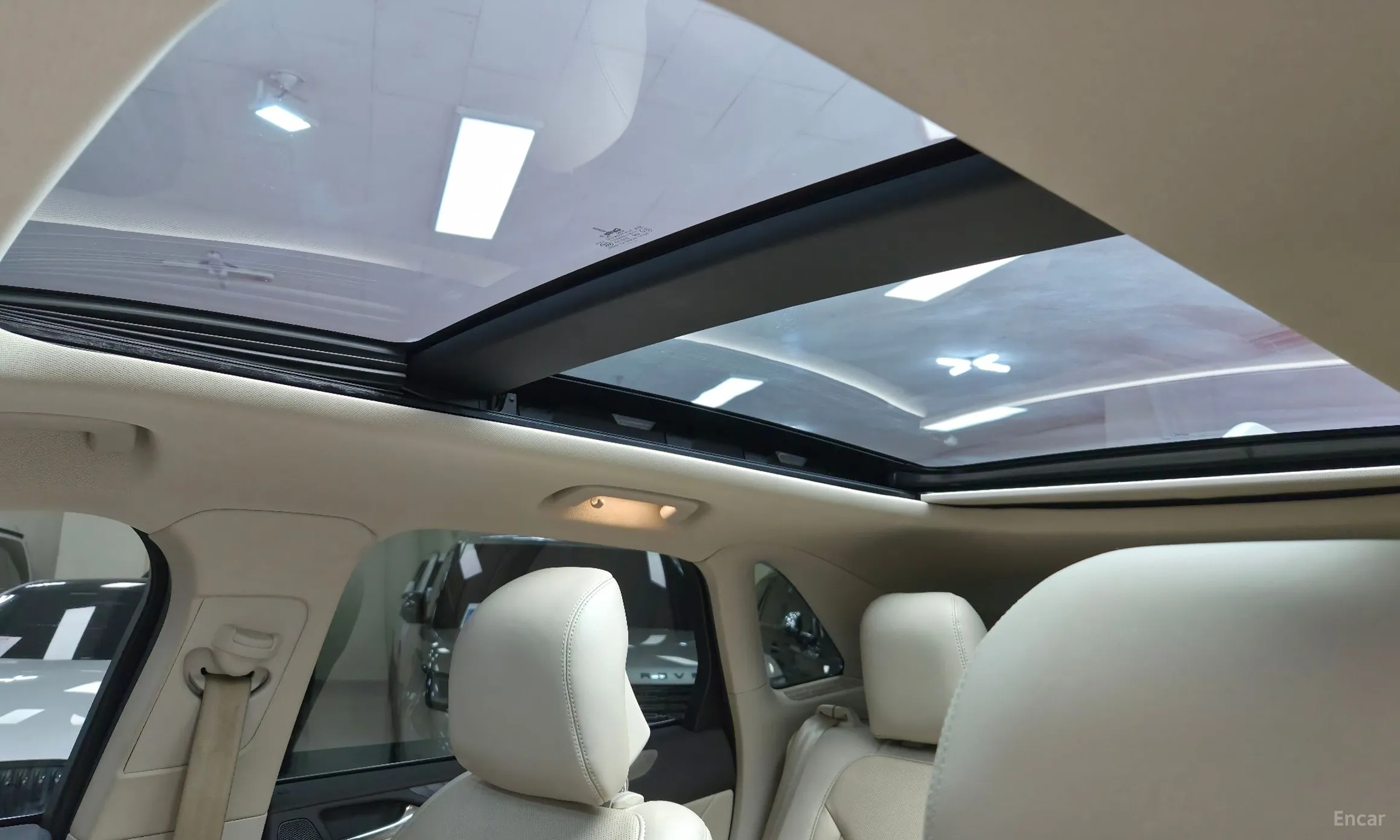 Lincoln MKC превью 10