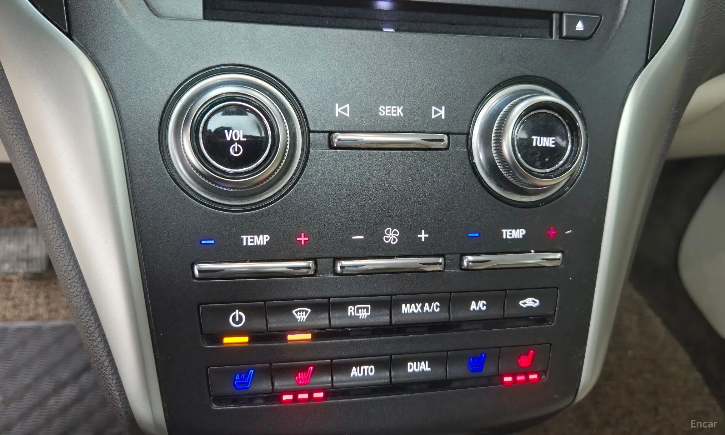 Lincoln MKC превью 14