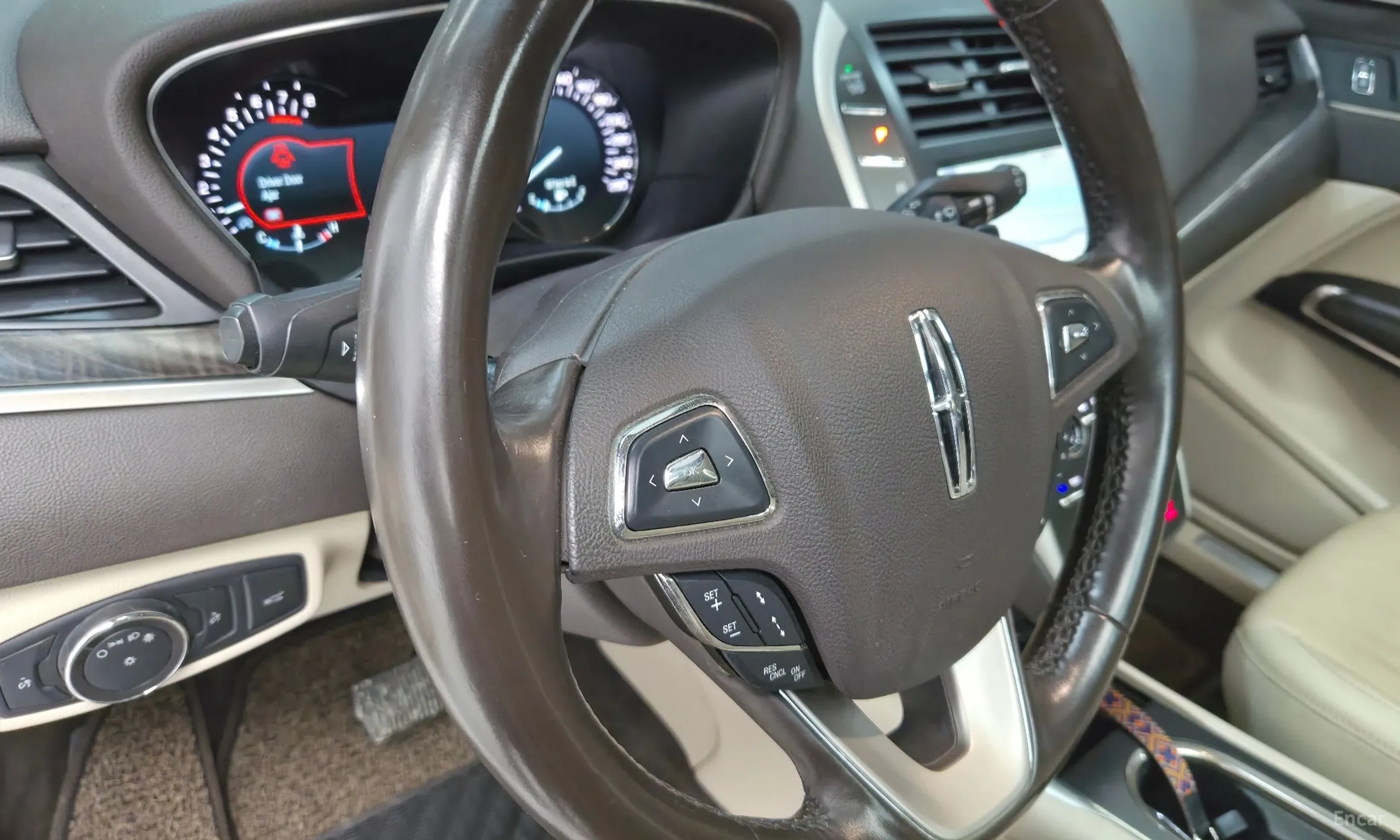 Lincoln MKC превью 16