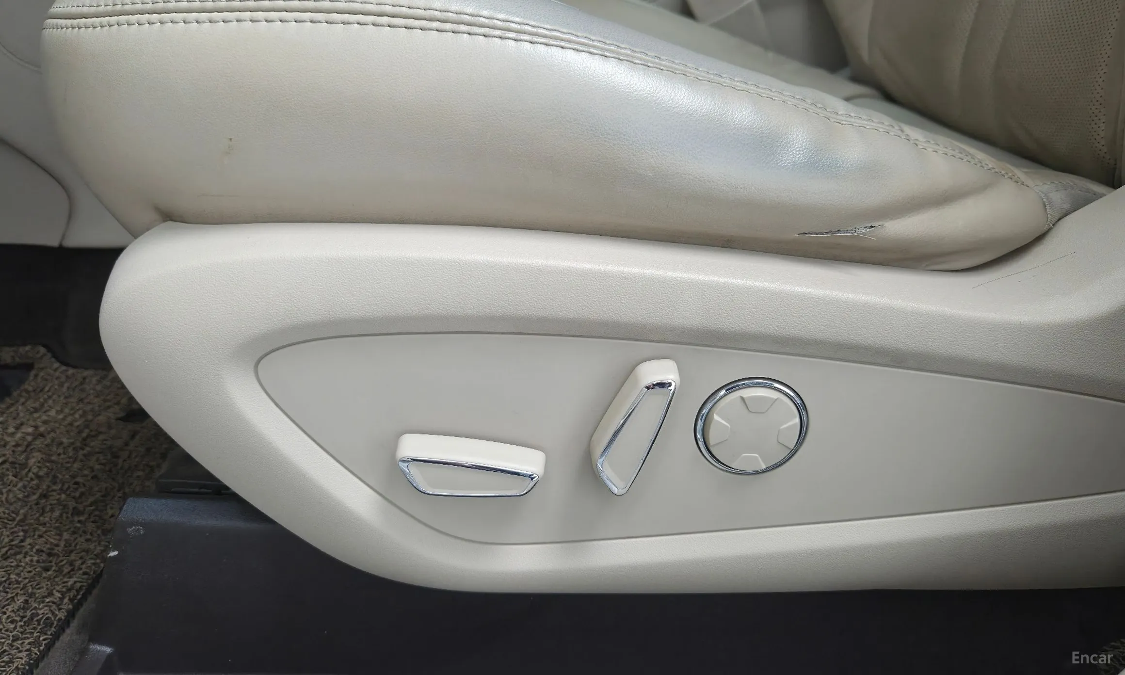 Lincoln MKC превью 17