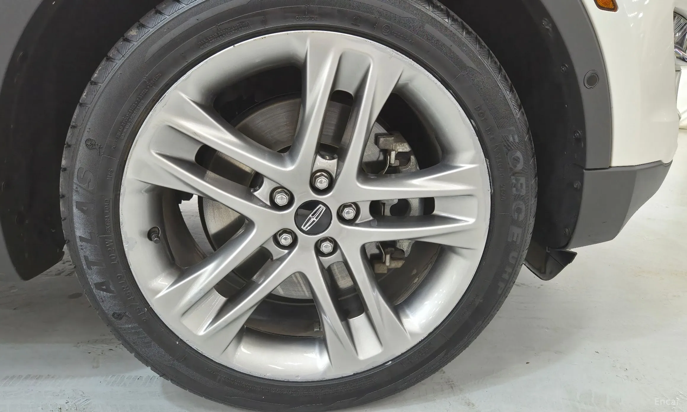 Lincoln MKC превью 18