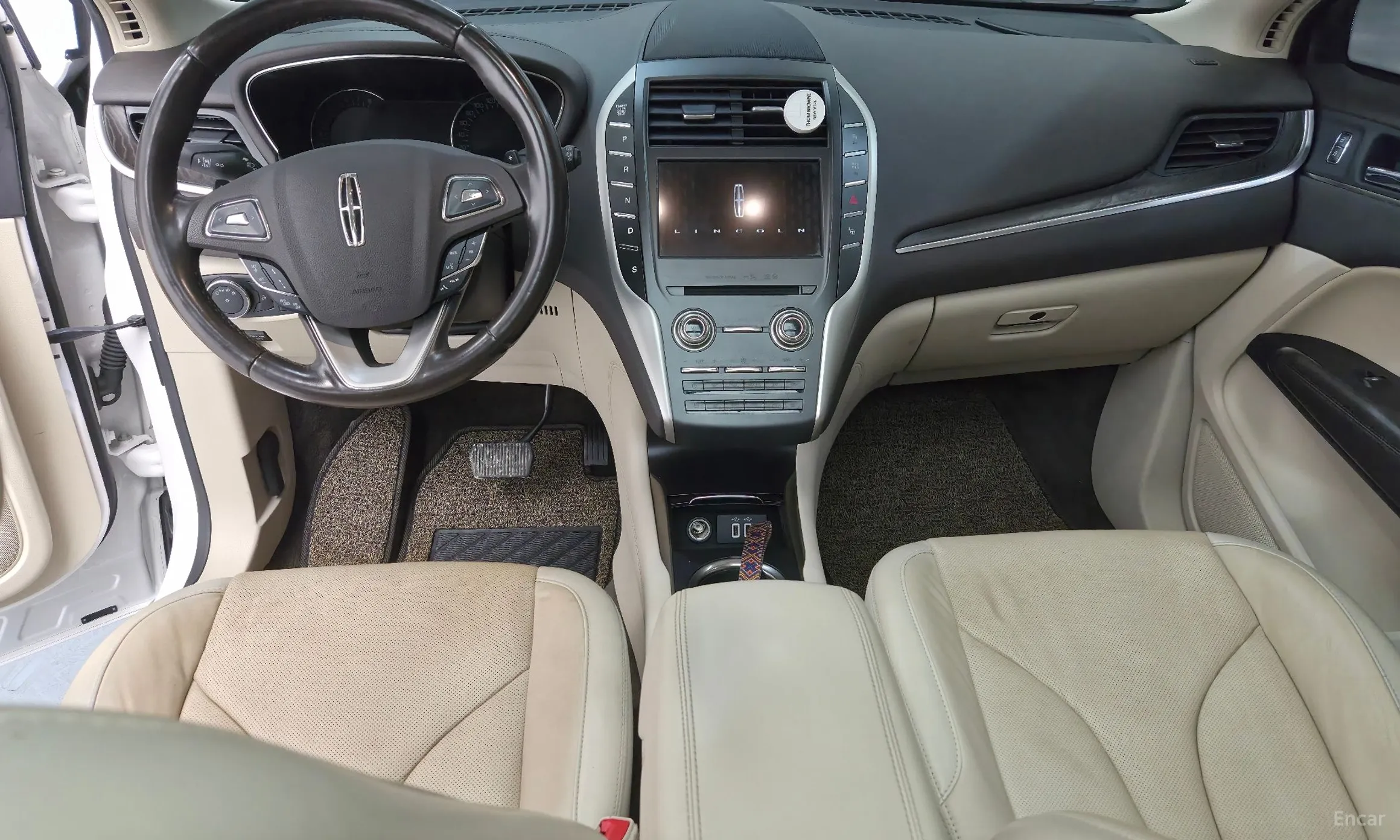Lincoln MKC превью 8