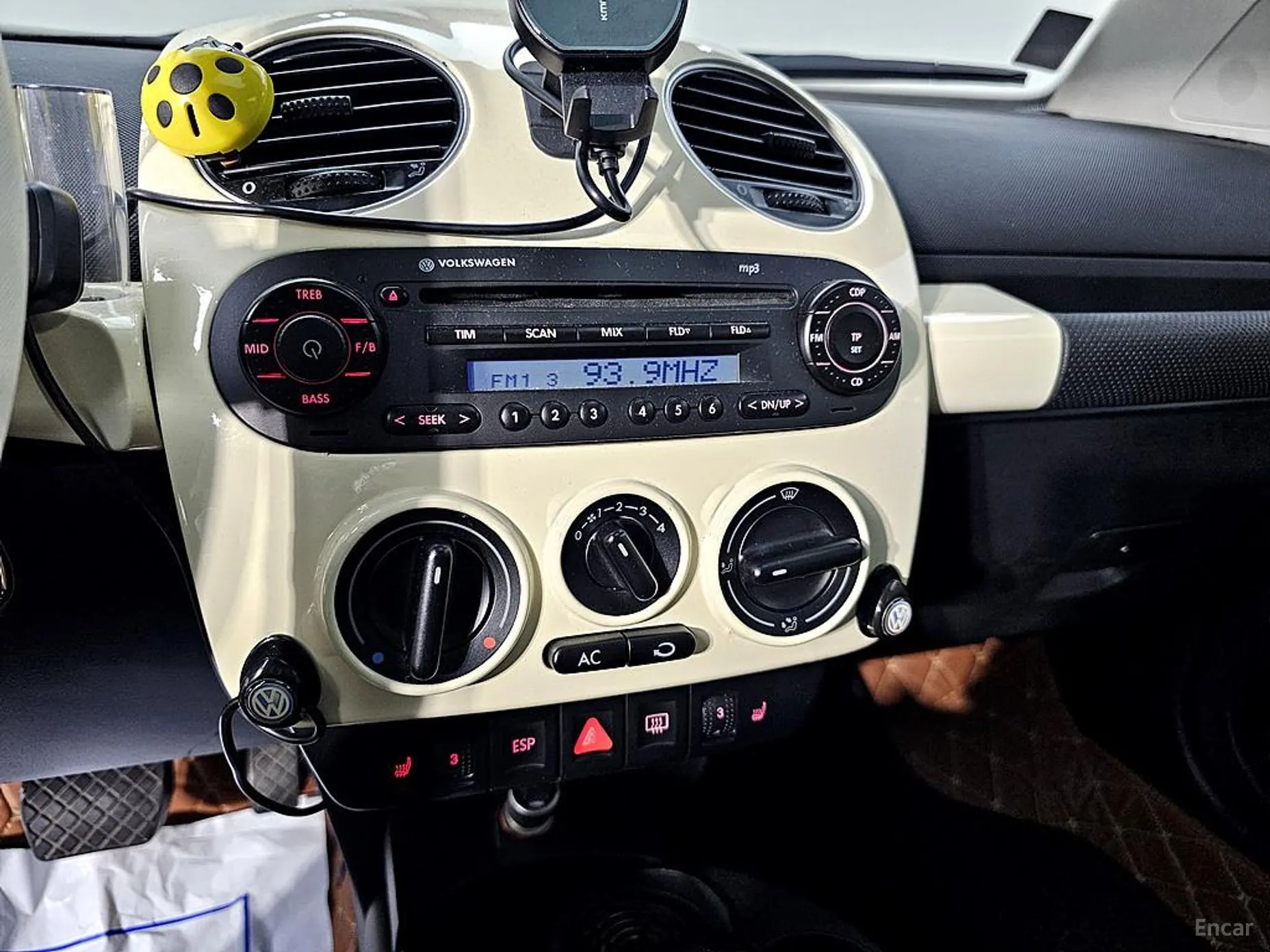 Volkswagen New Beetle превью 15