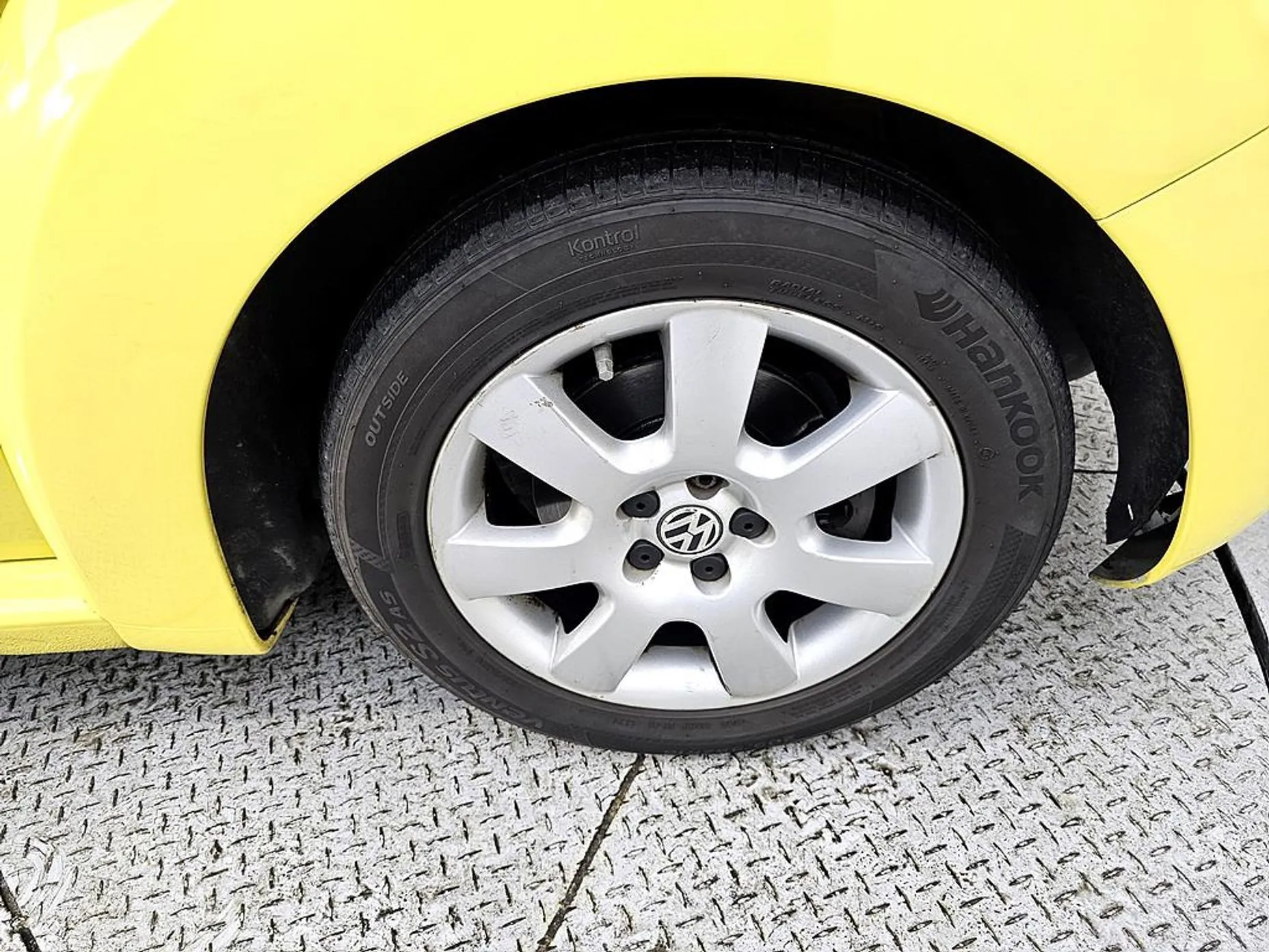 Volkswagen New Beetle превью 20