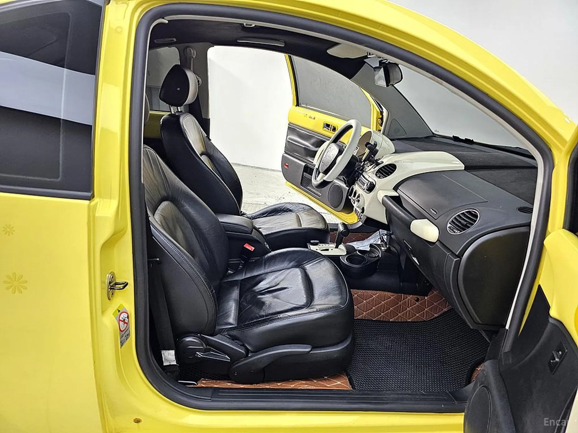 Volkswagen New Beetle превью 5
