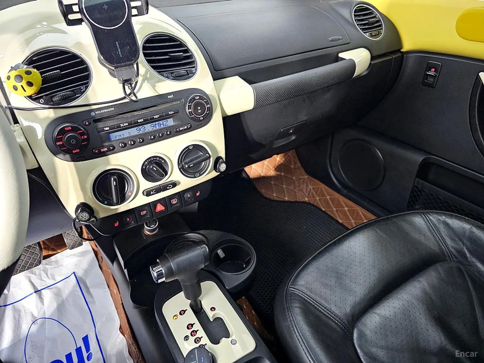Volkswagen New Beetle превью 9