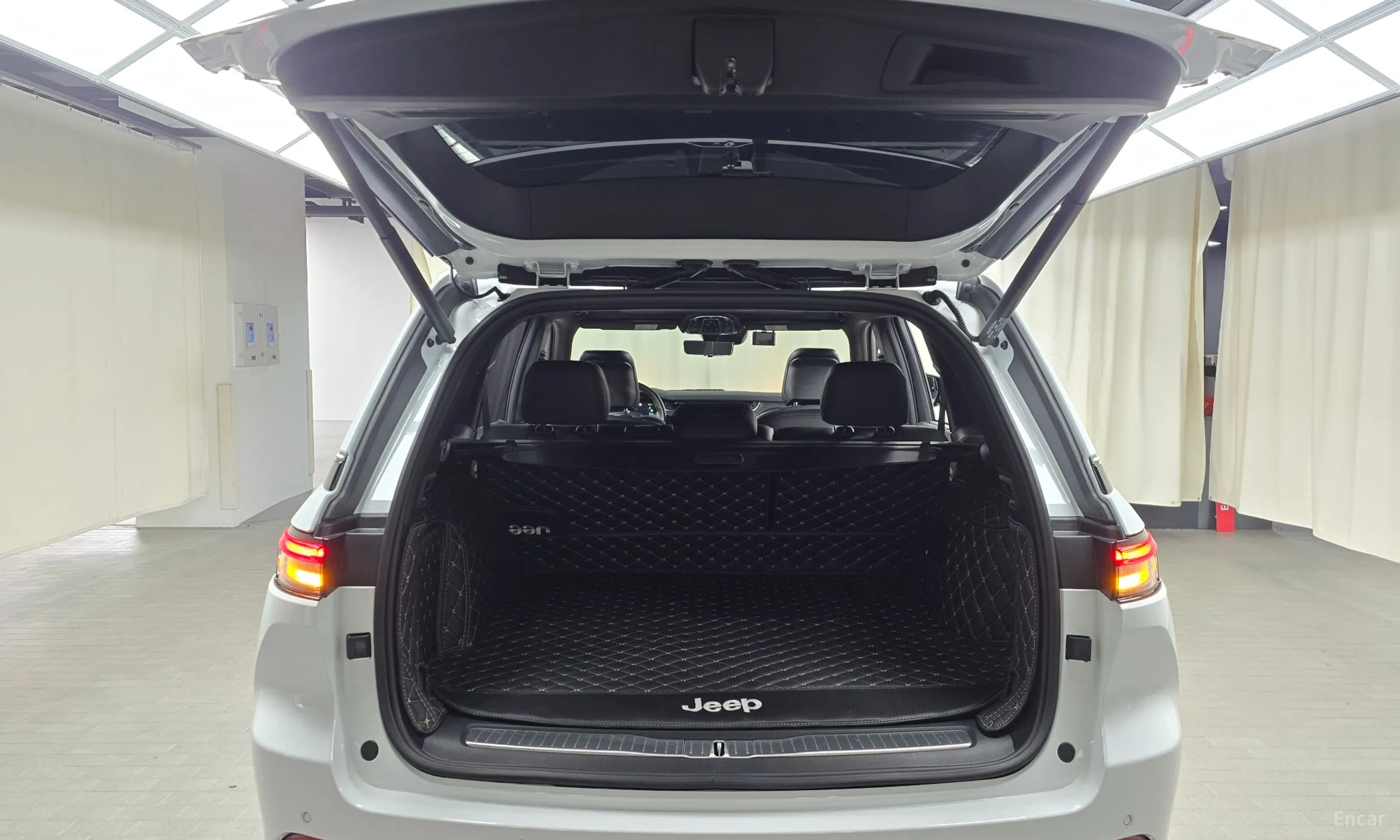 Jeep Grand Cherokee (WL) превью 20