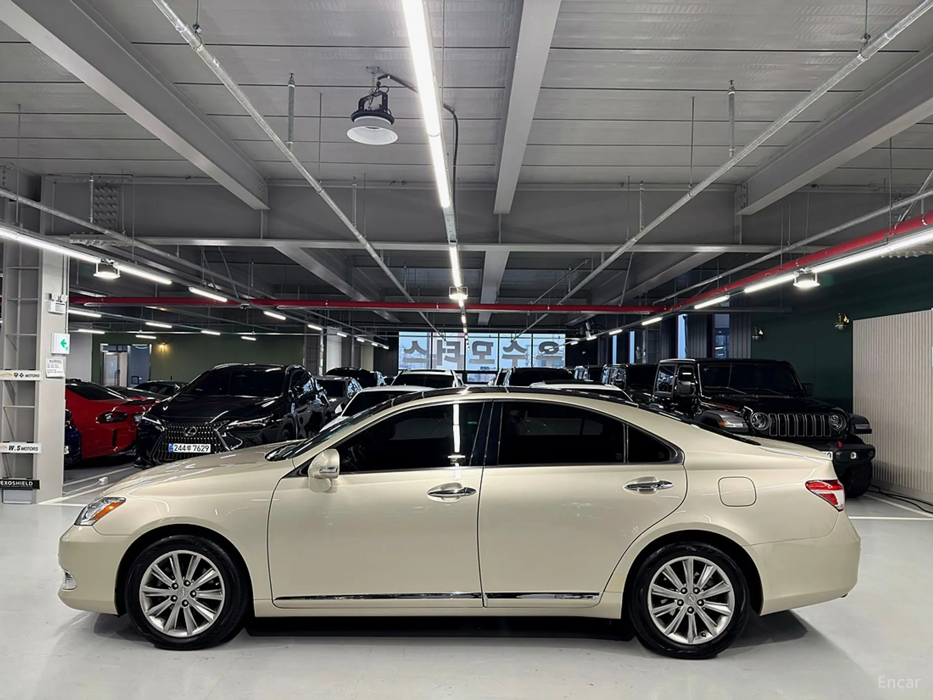 Lexus ES350 превью 4