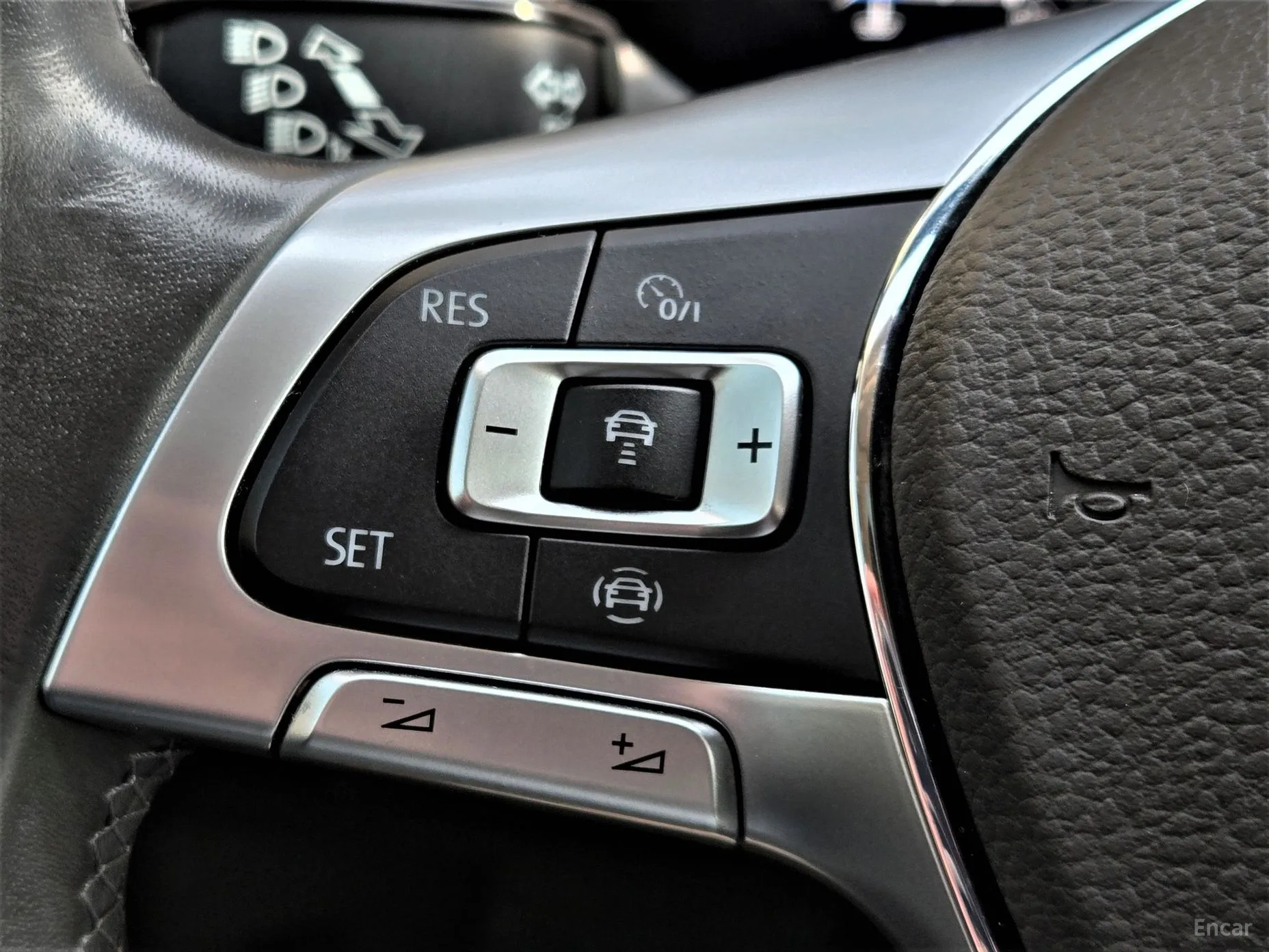 Volkswagen Touareg 3rd Generation превью 17