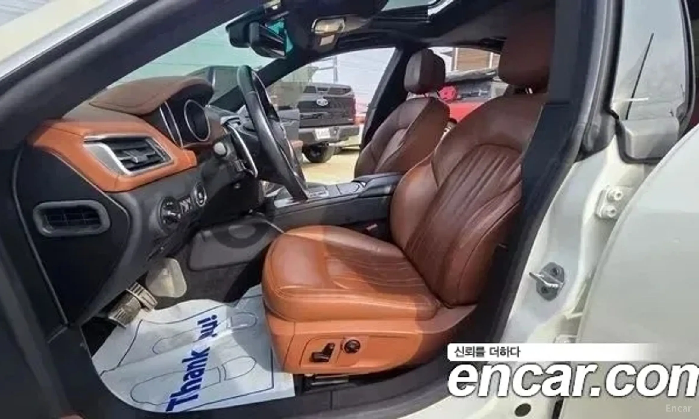 Maserati Ghibli превью 10