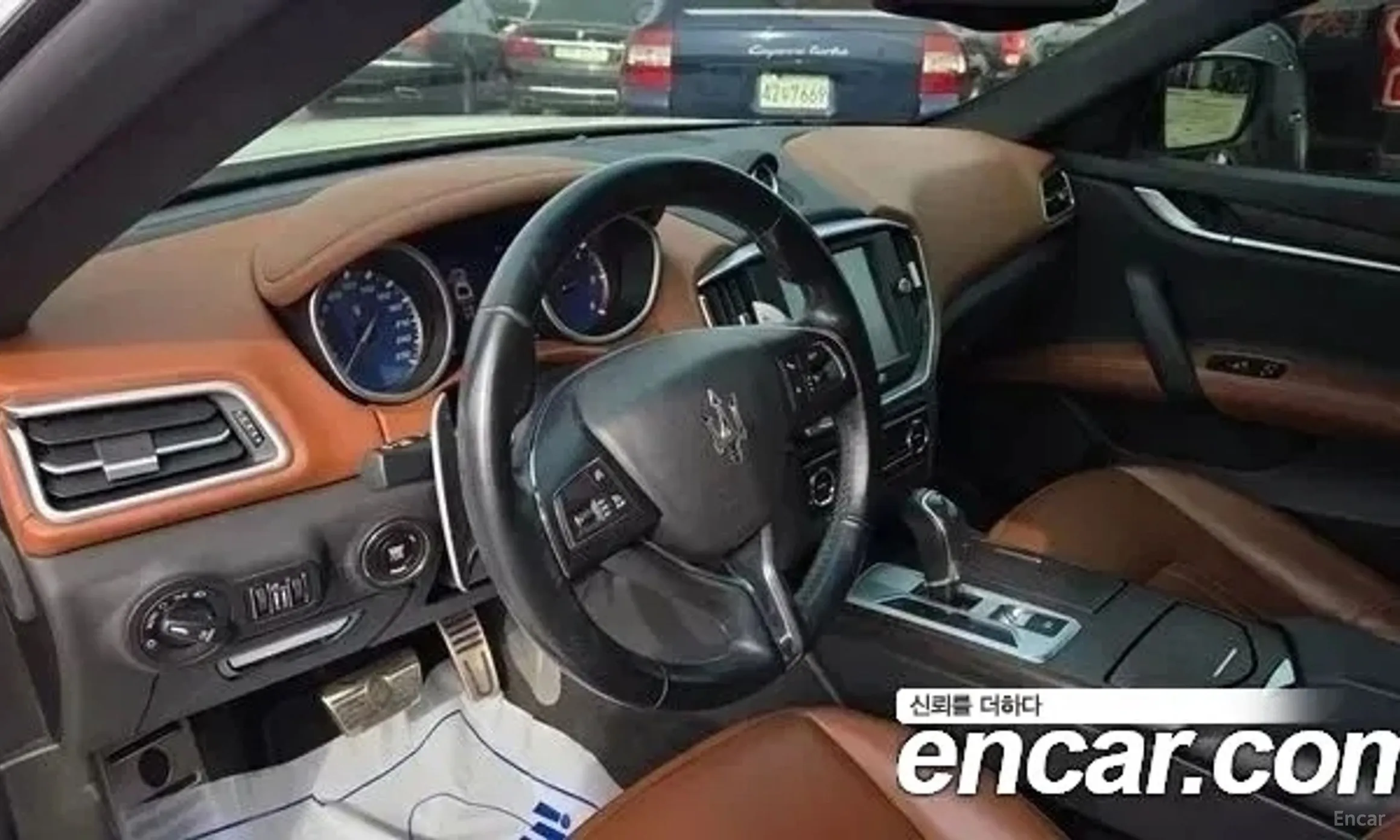 Maserati Ghibli превью 12