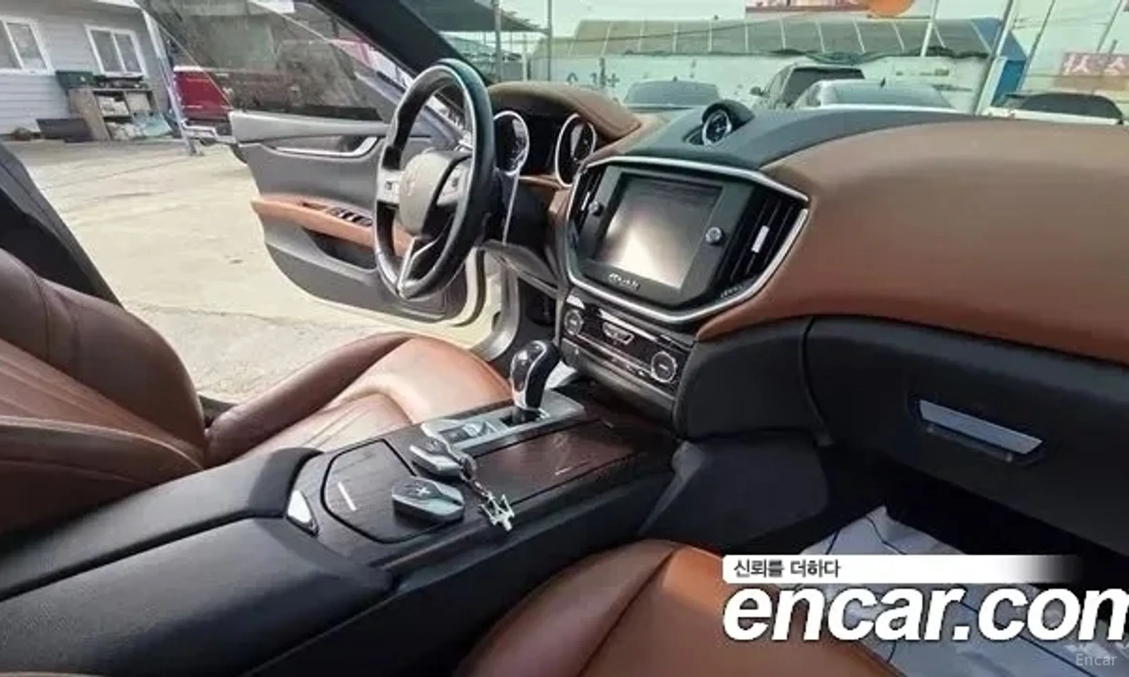 Maserati Ghibli превью 9