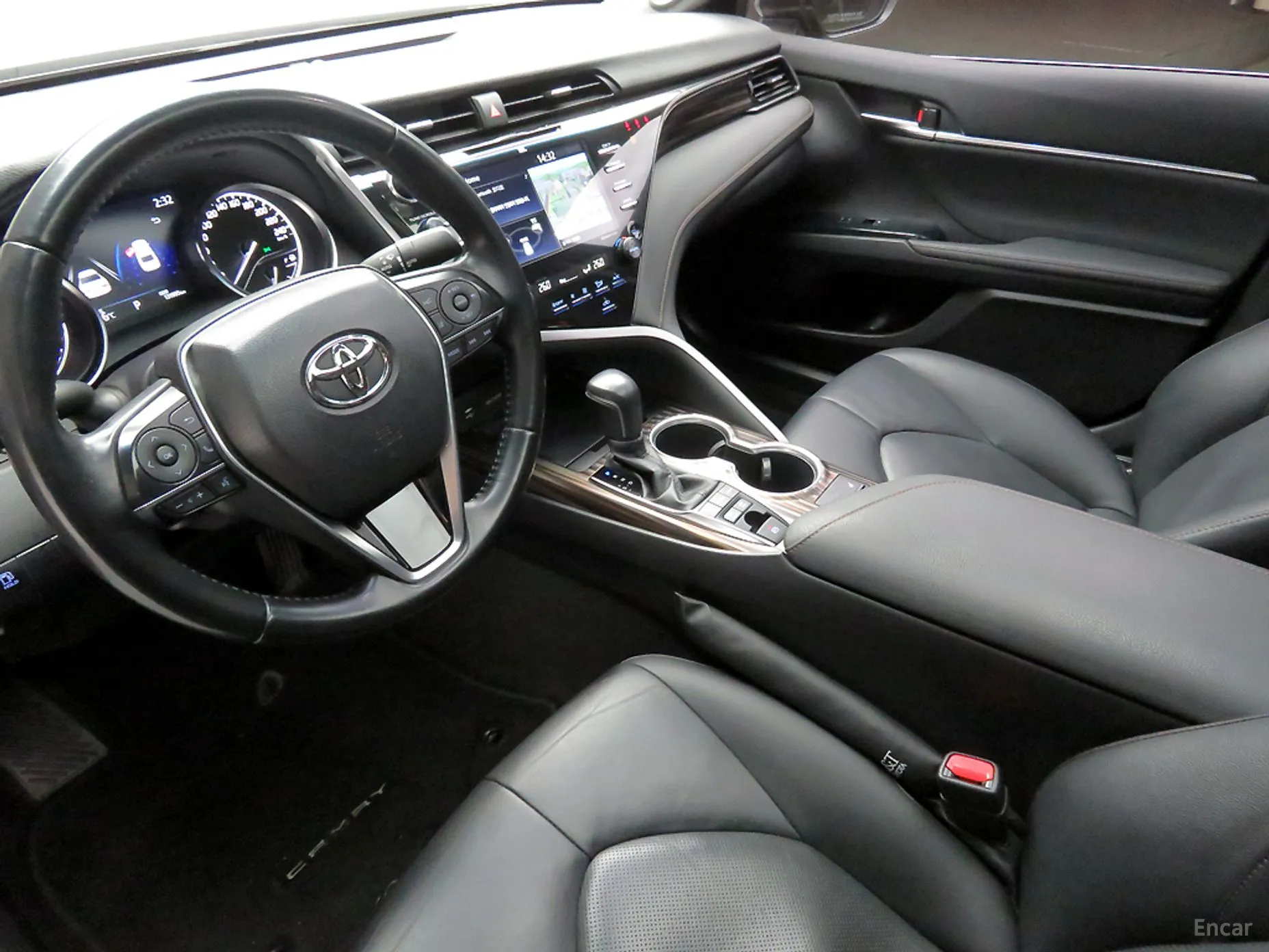 Toyota Camry (XV70) превью 7