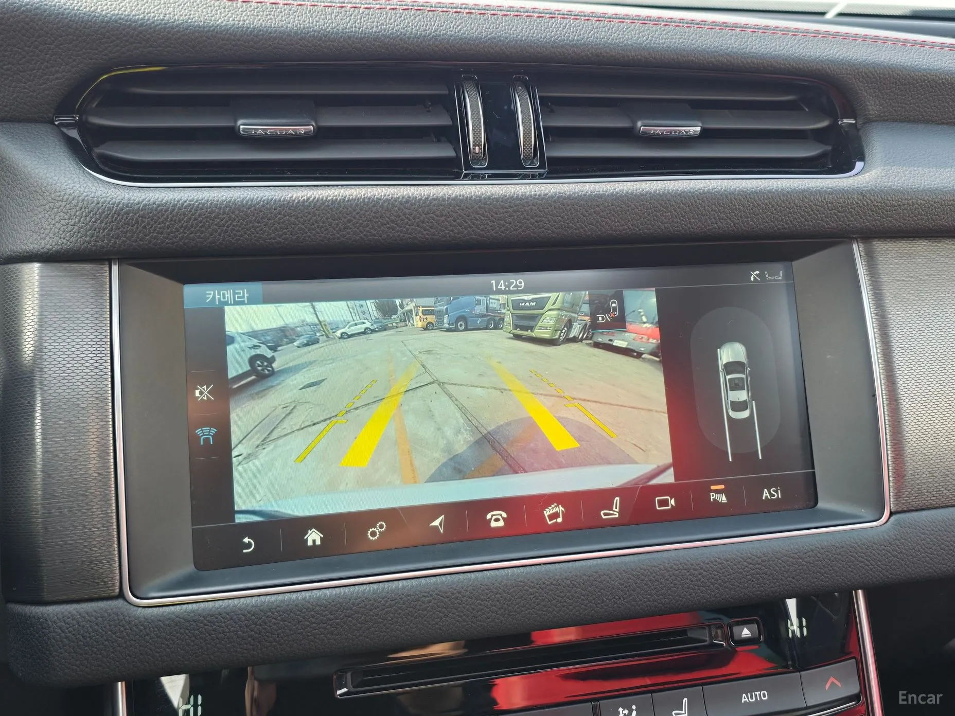 Jaguar XF (x260) превью 16