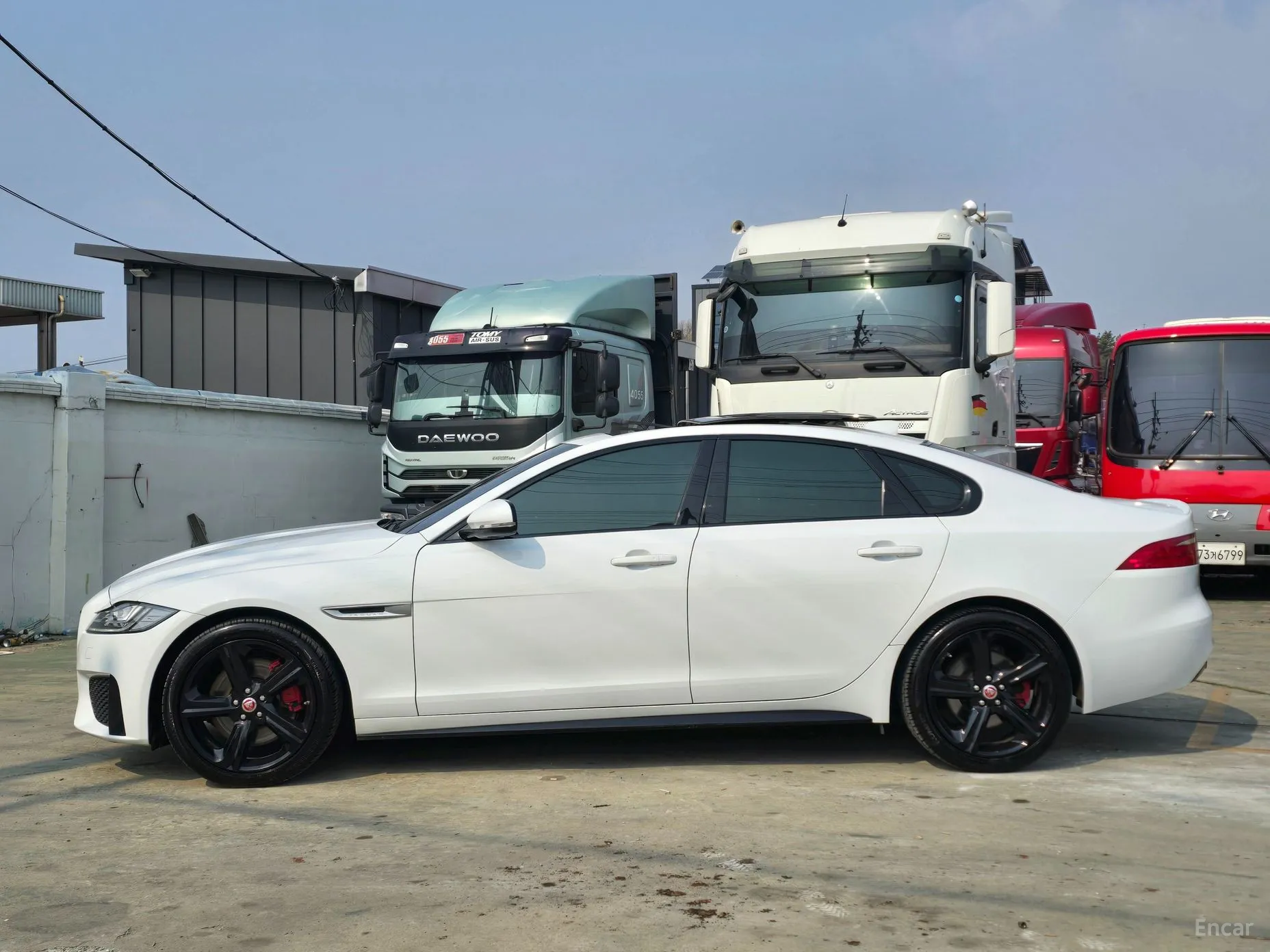 Jaguar XF (x260) превью 3