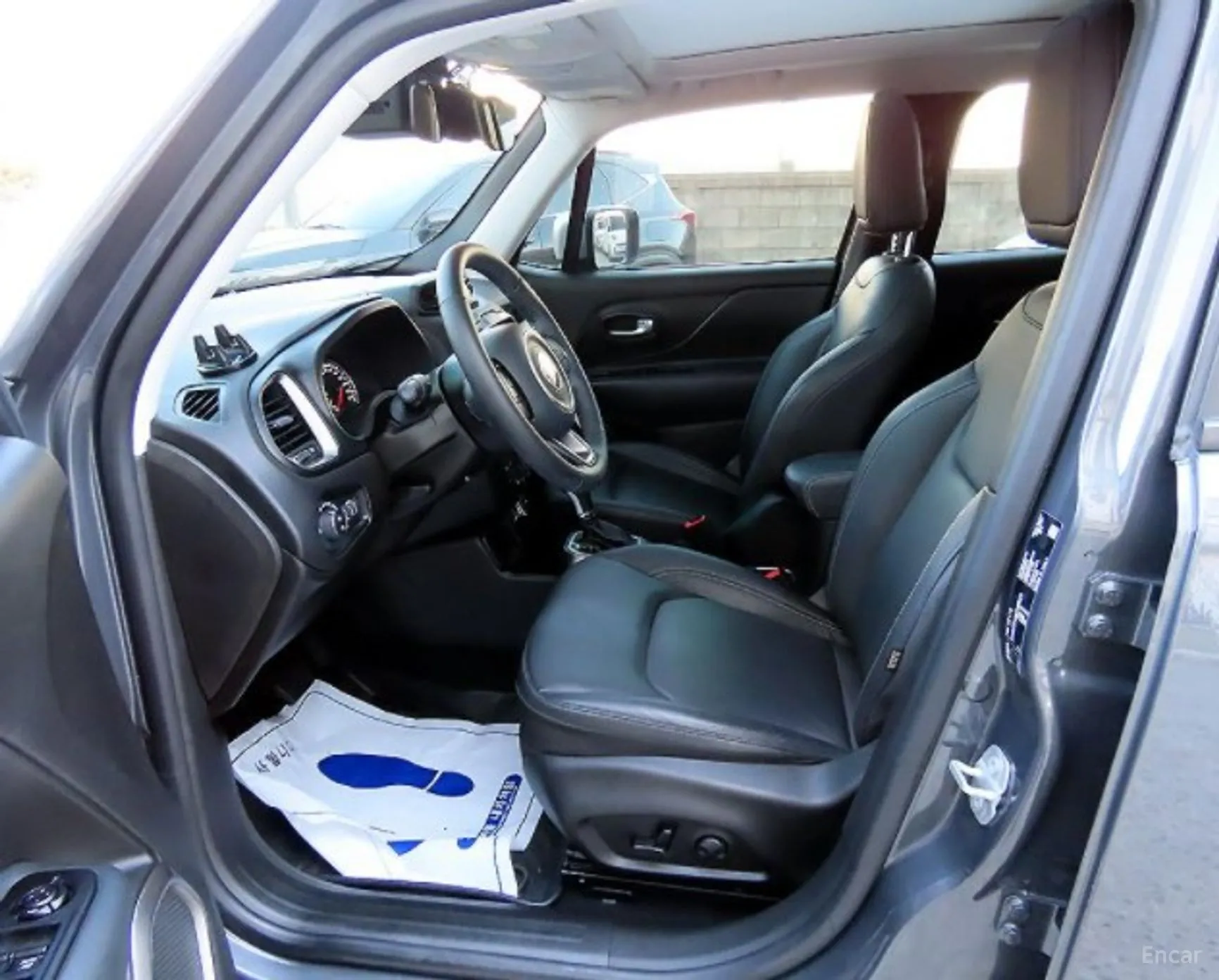Jeep Renegade превью 11