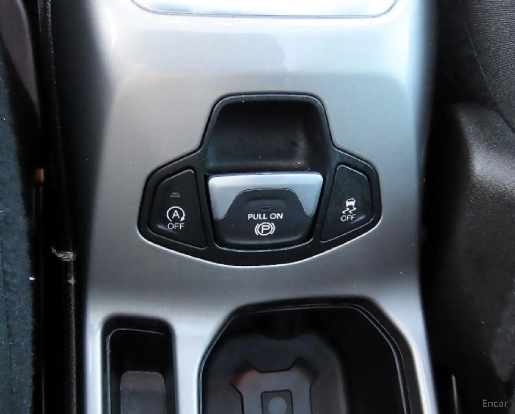Jeep Renegade превью 14