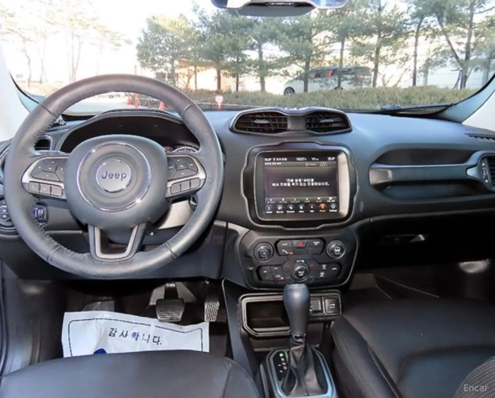 Jeep Renegade превью 9