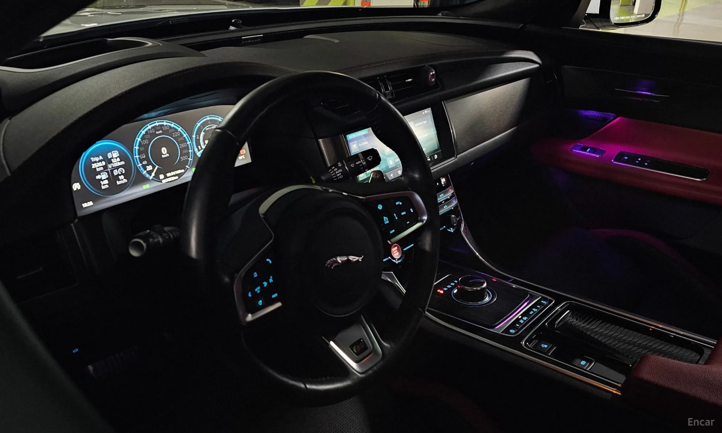 Jaguar XF (x260) превью 9