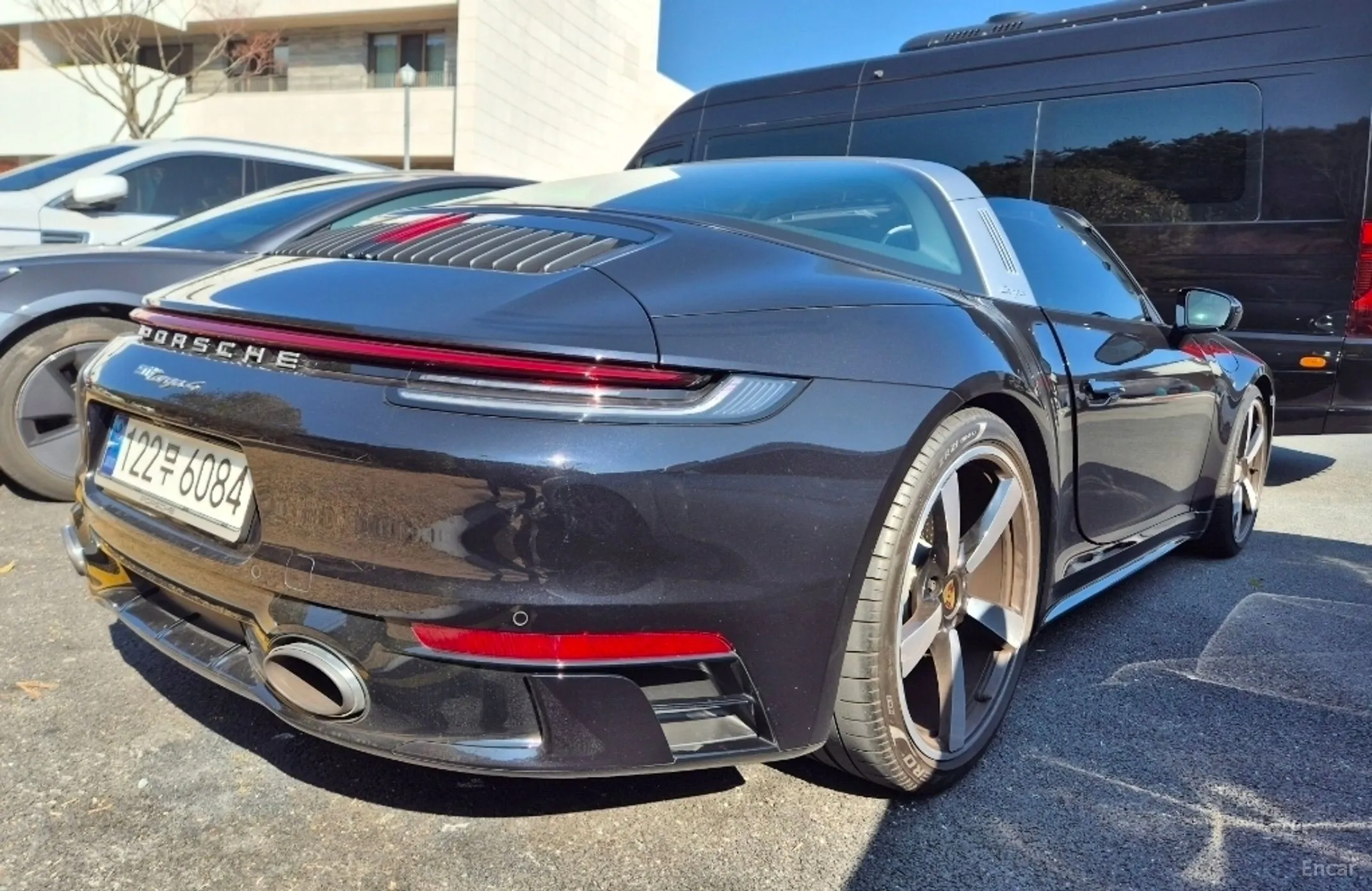 Porsche 911 (992) превью 6