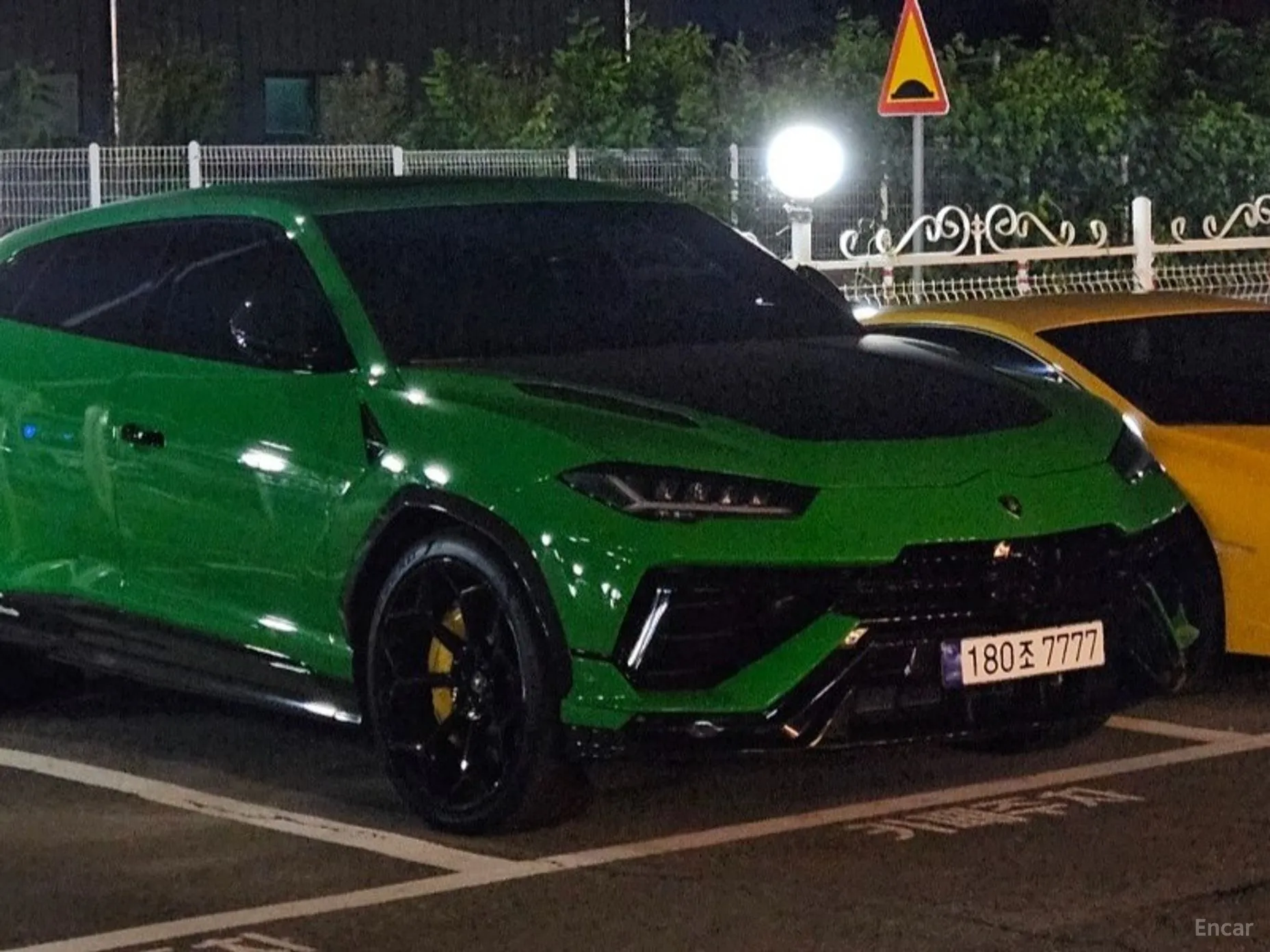 Lamborghini Urus превью 3