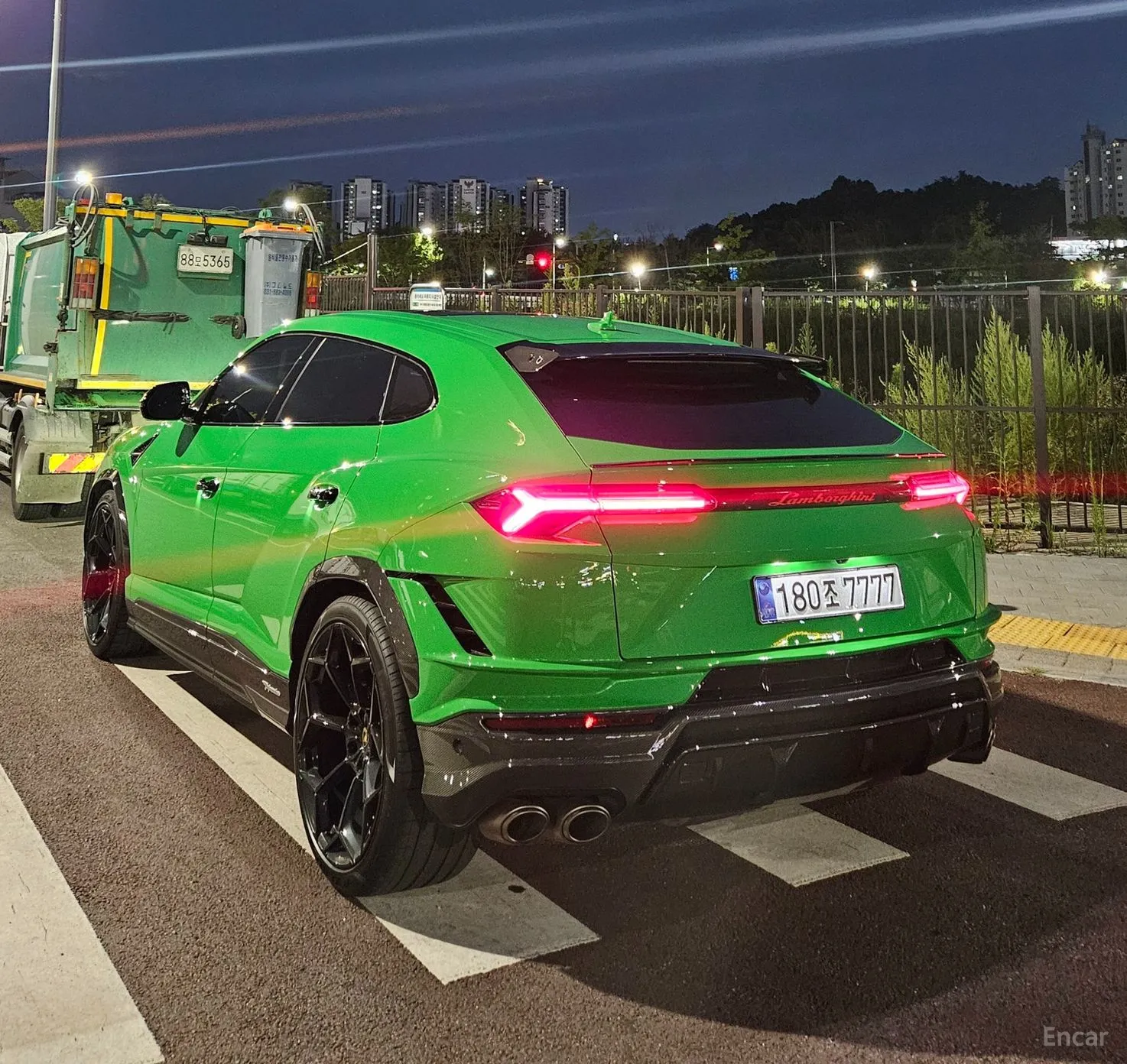 Lamborghini Urus превью 4