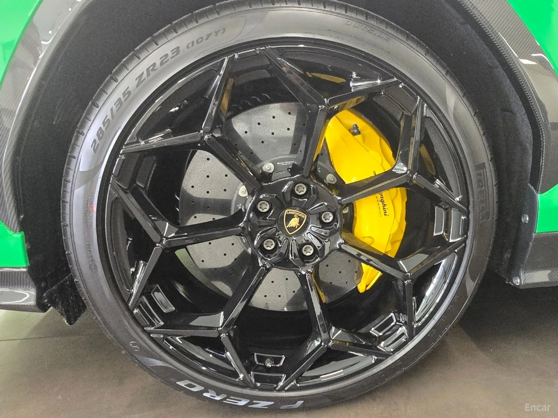 Lamborghini Urus превью 5