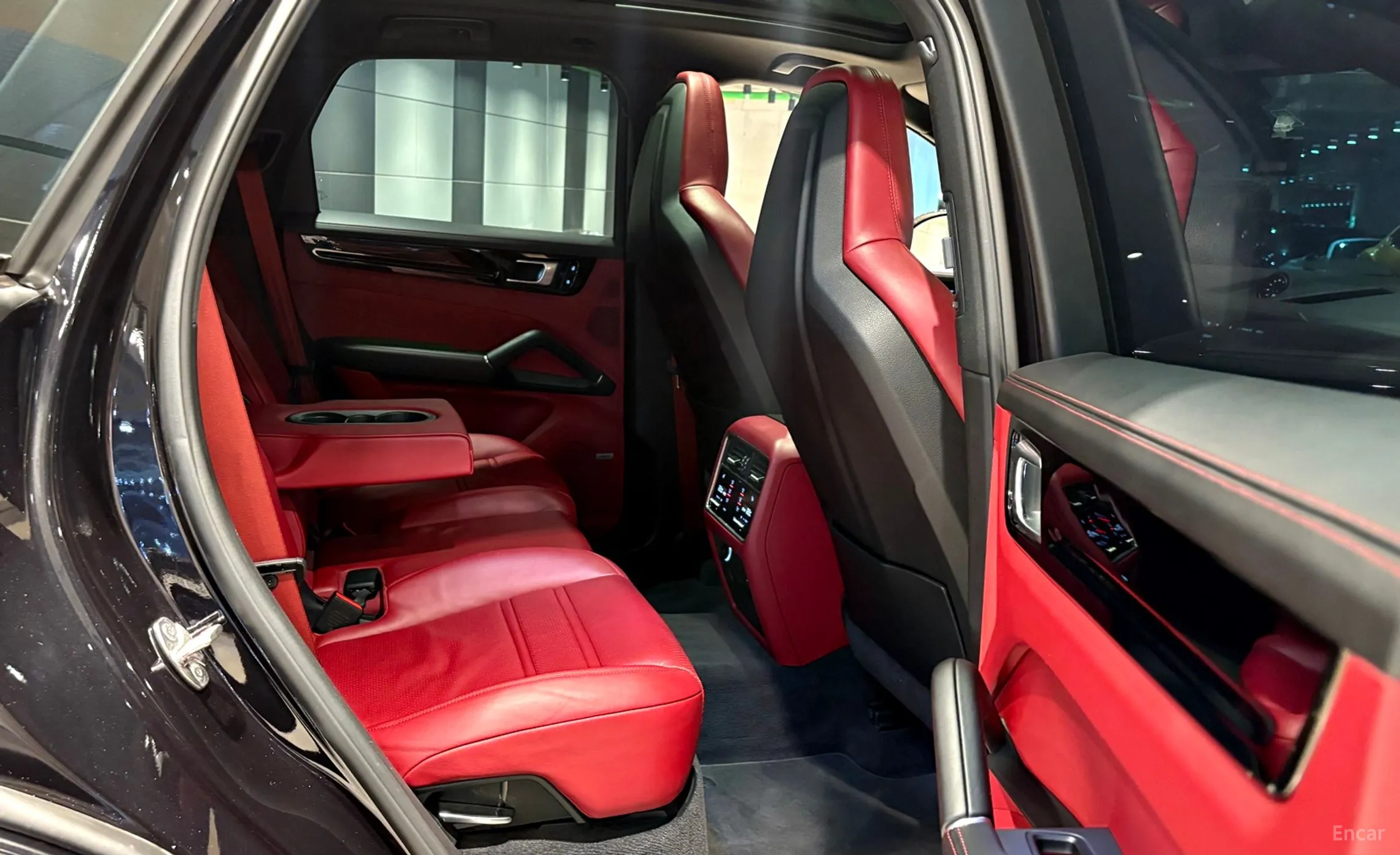 Porsche Cayenne (PO536) превью 12