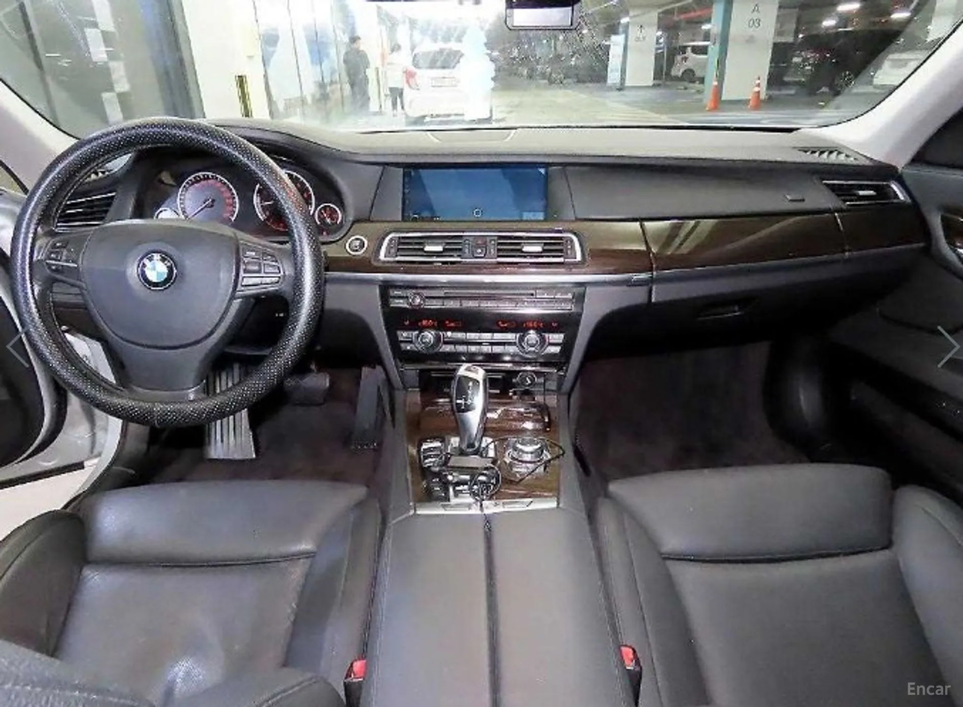 BMW 7 Series (F01) превью 10