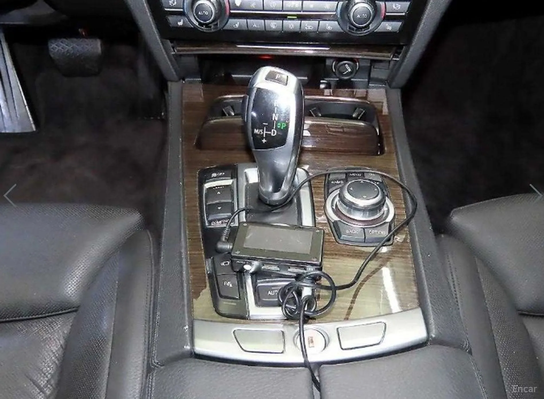 BMW 7 Series (F01) превью 11