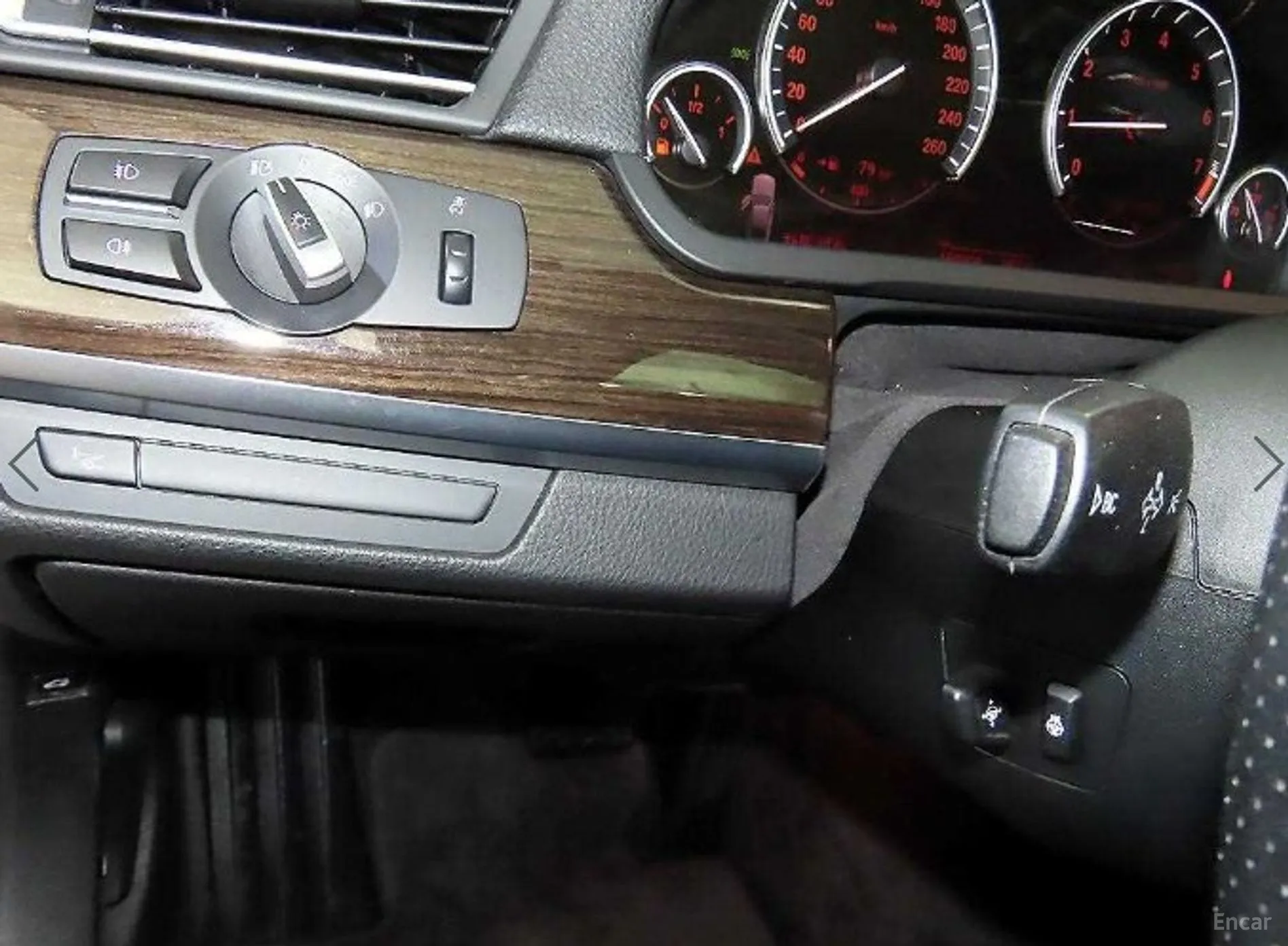 BMW 7 Series (F01) превью 14