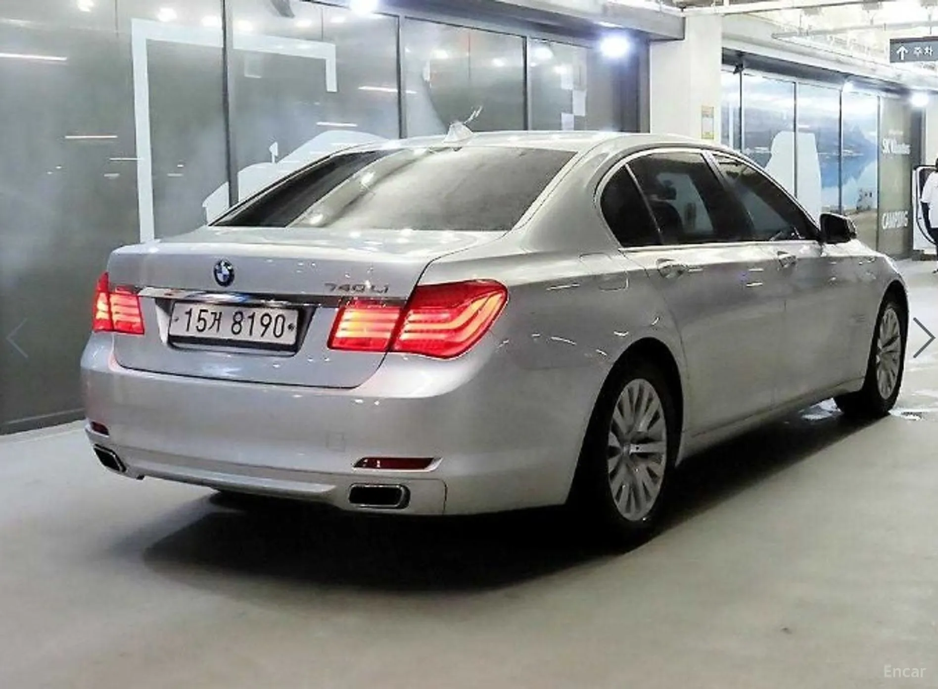 BMW 7 Series (F01) превью 4