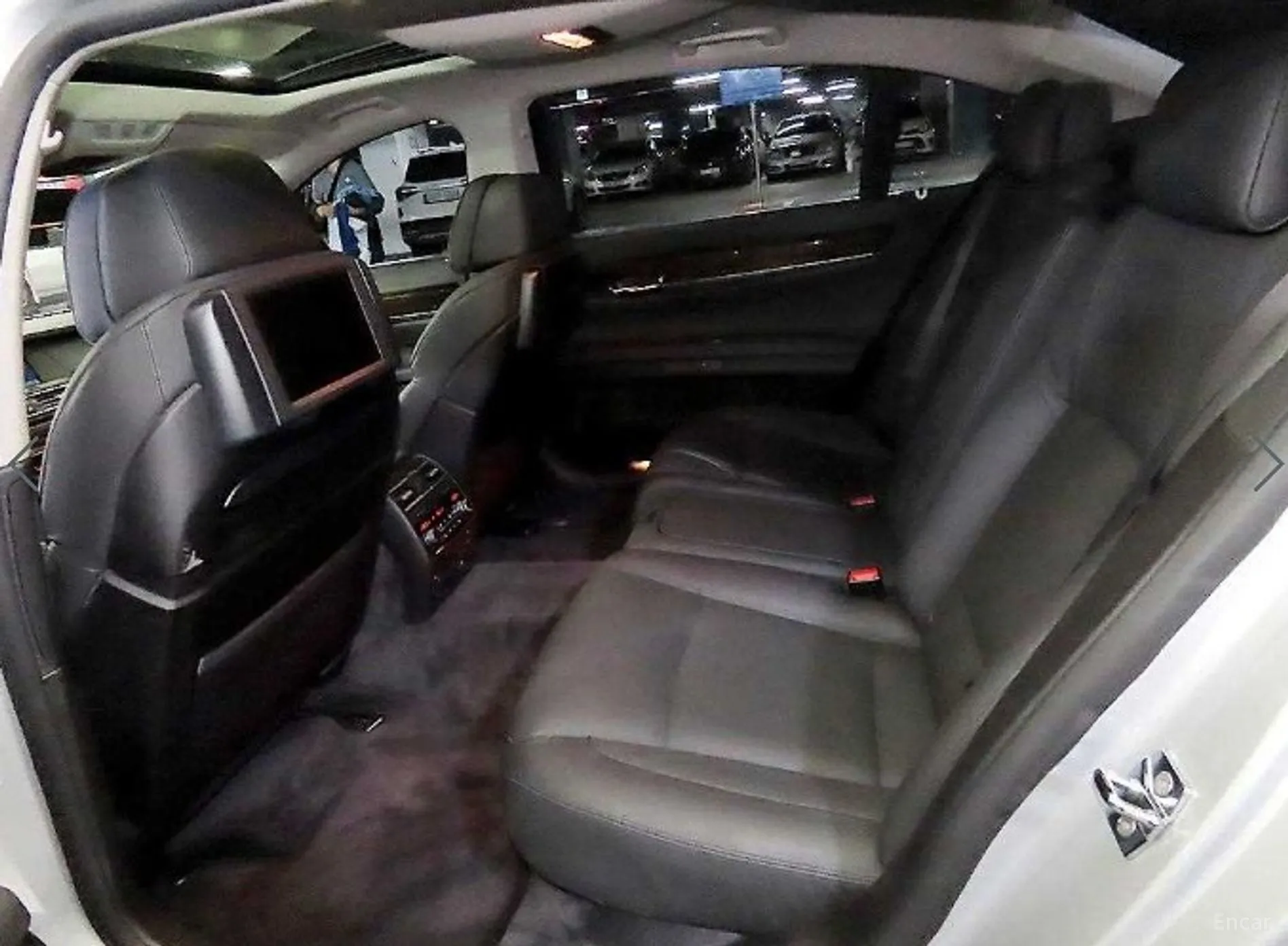 BMW 7 Series (F01) превью 7