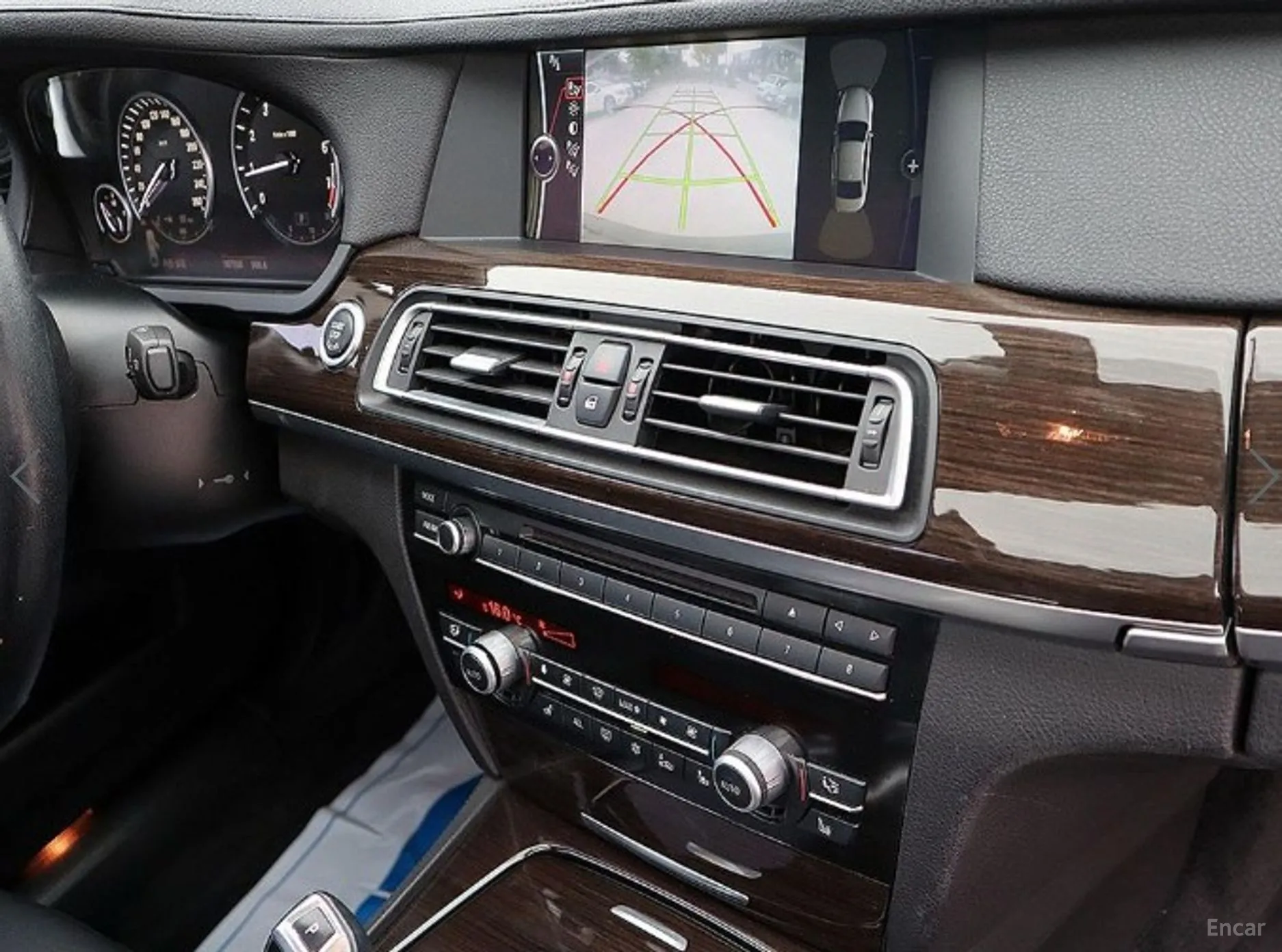 BMW 7 Series (F01) превью 11