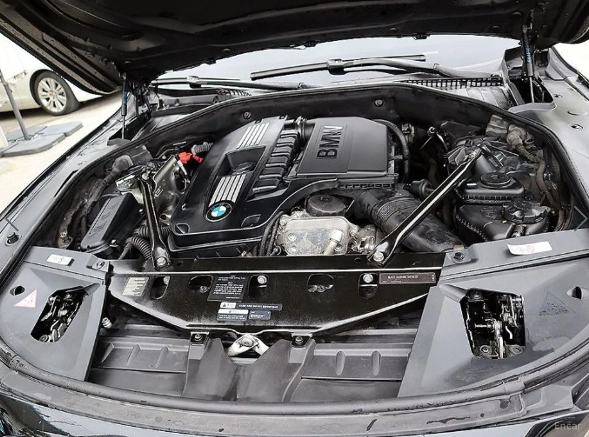 BMW 7 Series (F01) превью 19