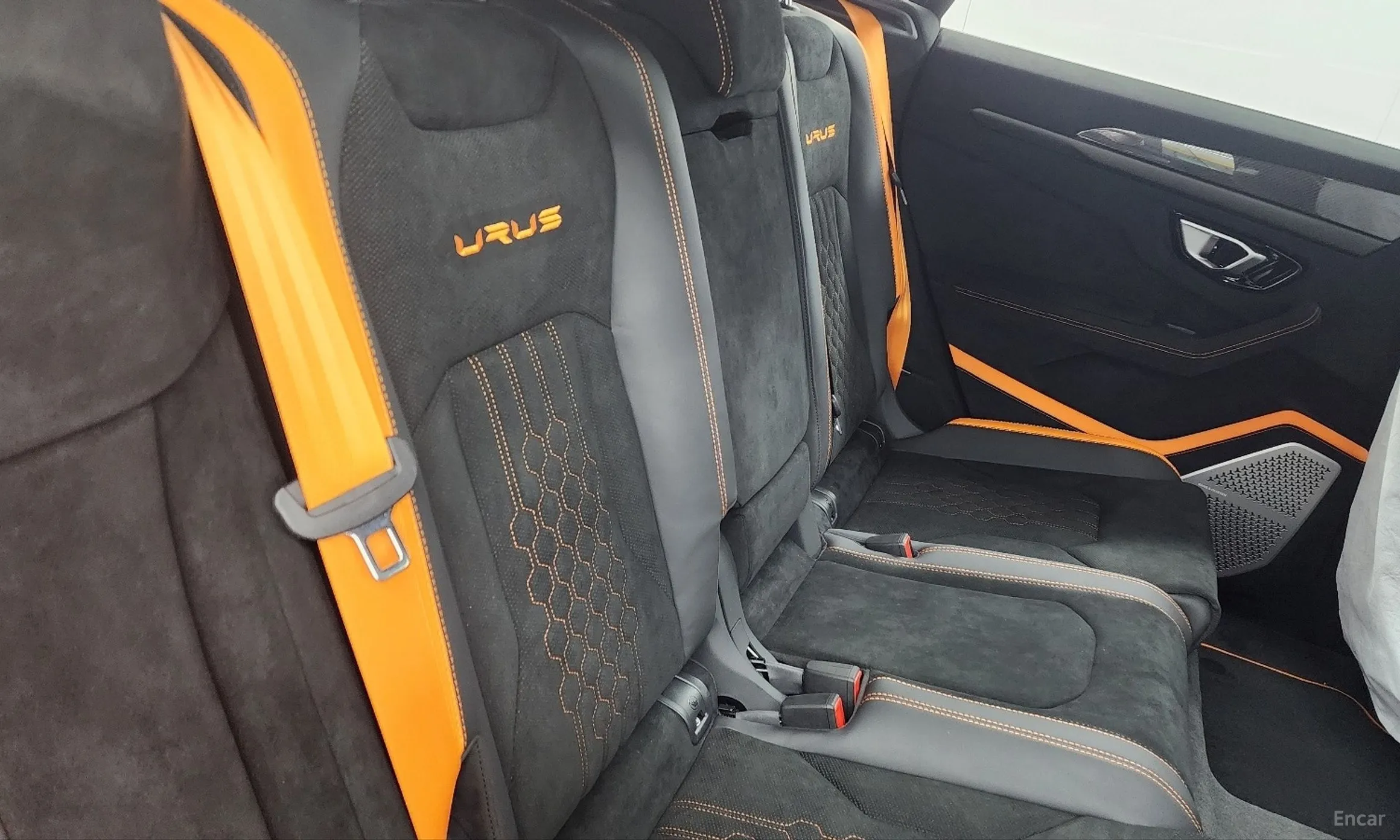 Lamborghini Urus превью 10